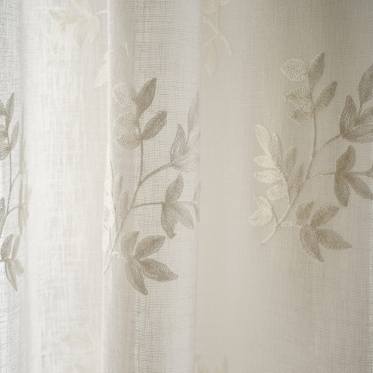 Curtain with grommet 140x280cm Leaf Offwhite AW24 532/05