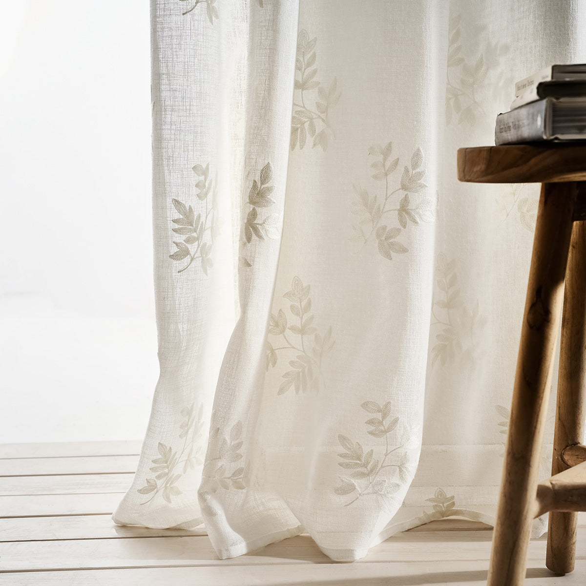 Curtain with grommet 140x280cm Leaf Offwhite AW24 532/05