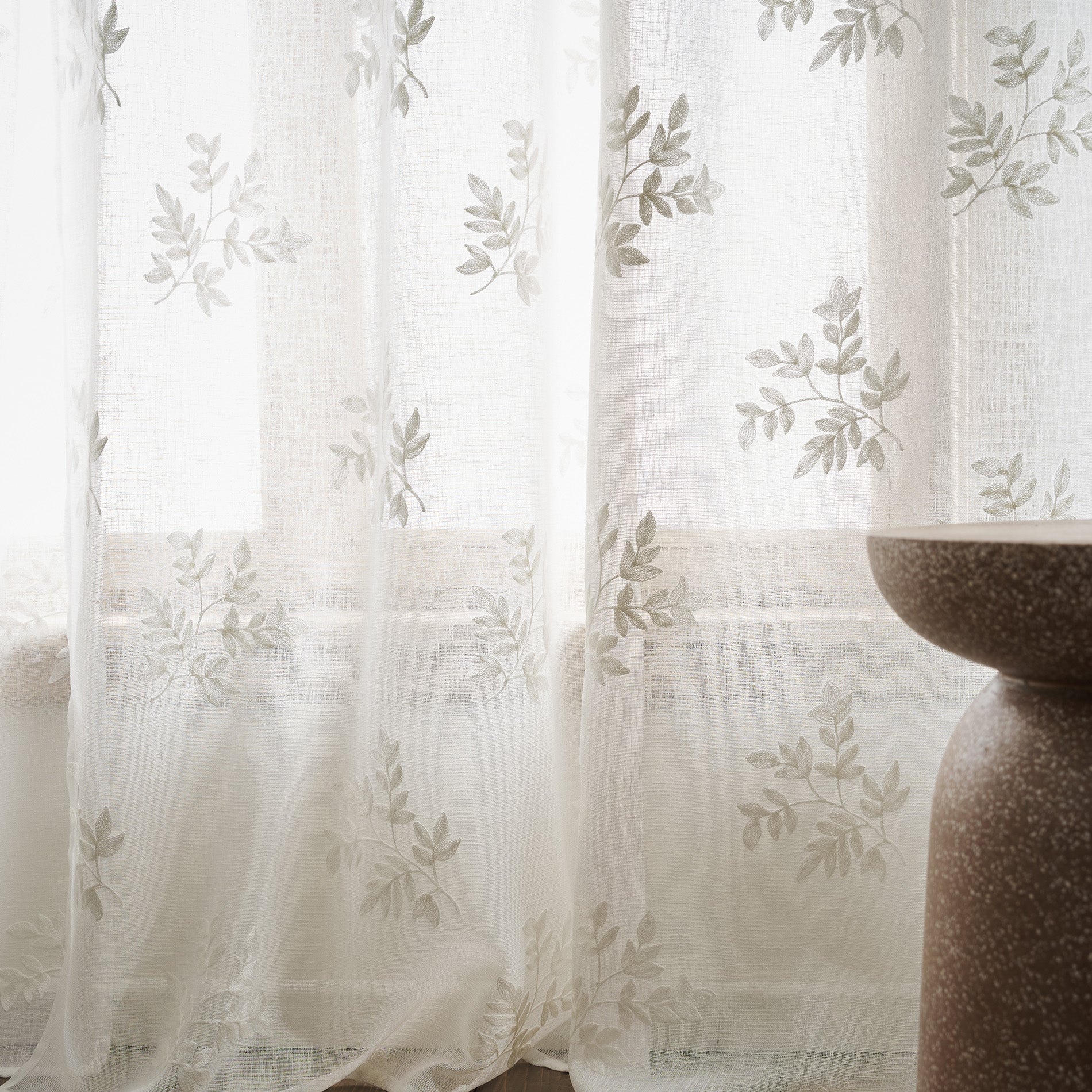 Κουρτίνα με τρουκς 140x280cm Leaf Offwhite SS24 532/05