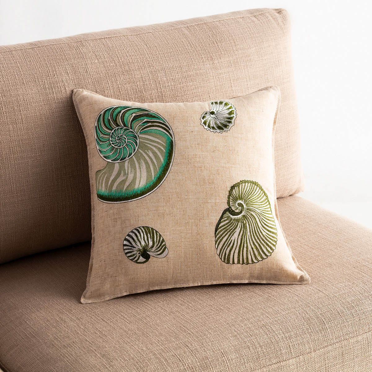 Embroidered pillowcase 43X43cm Beige