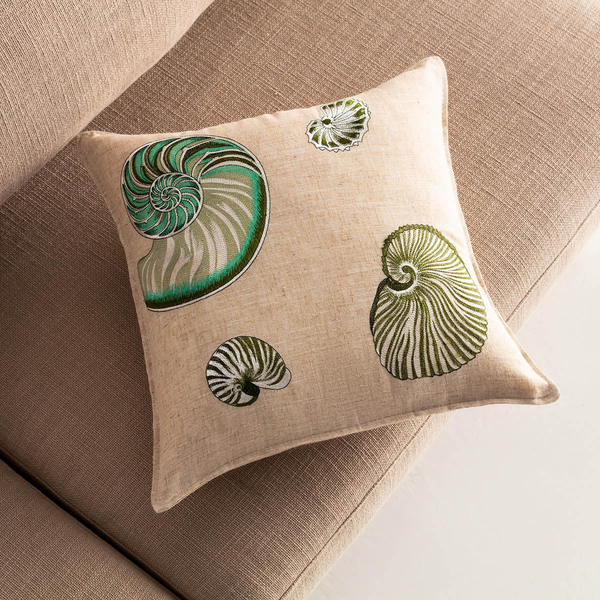 Embroidered pillowcase 43X43cm Beige