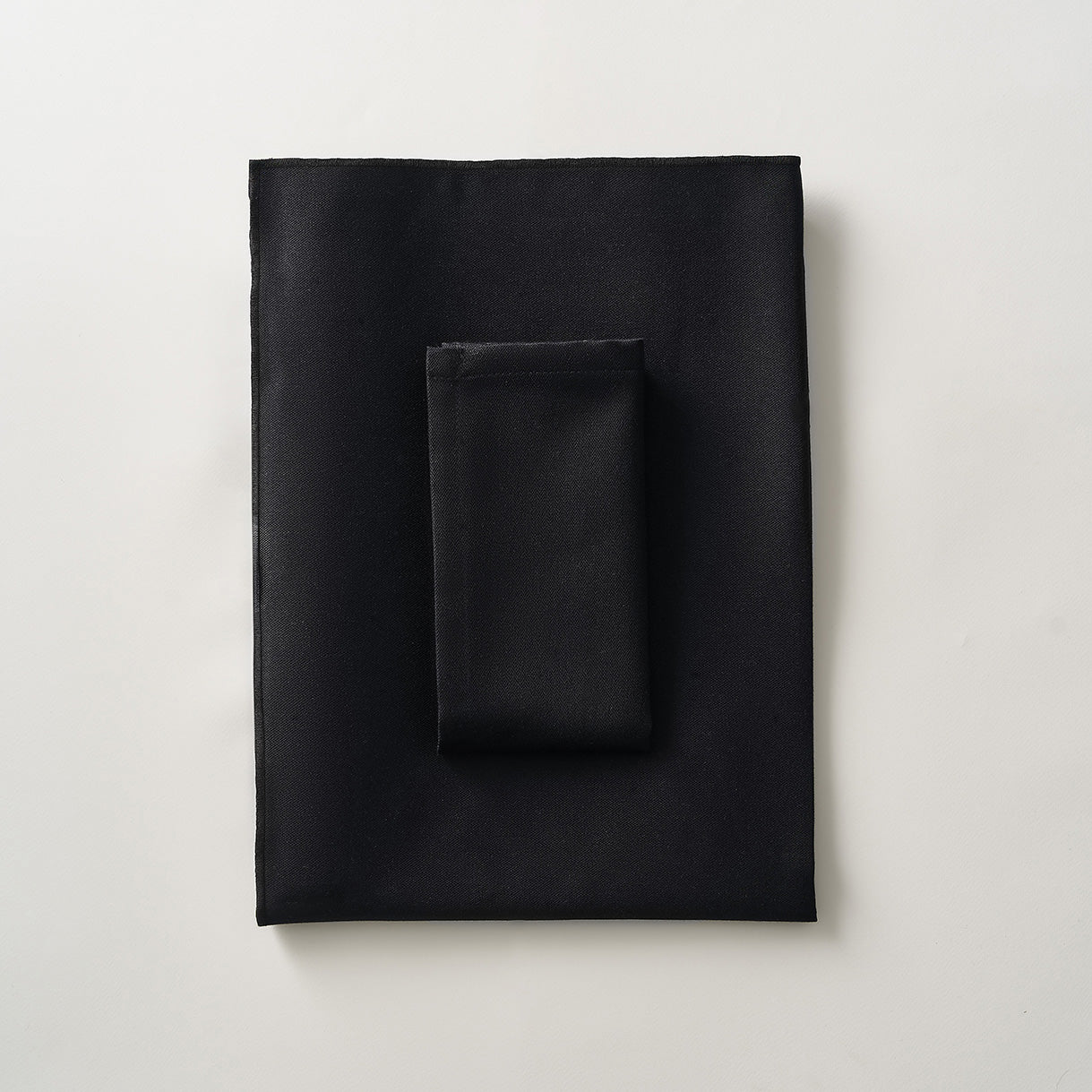 Tablecloth with Oval Corner Black