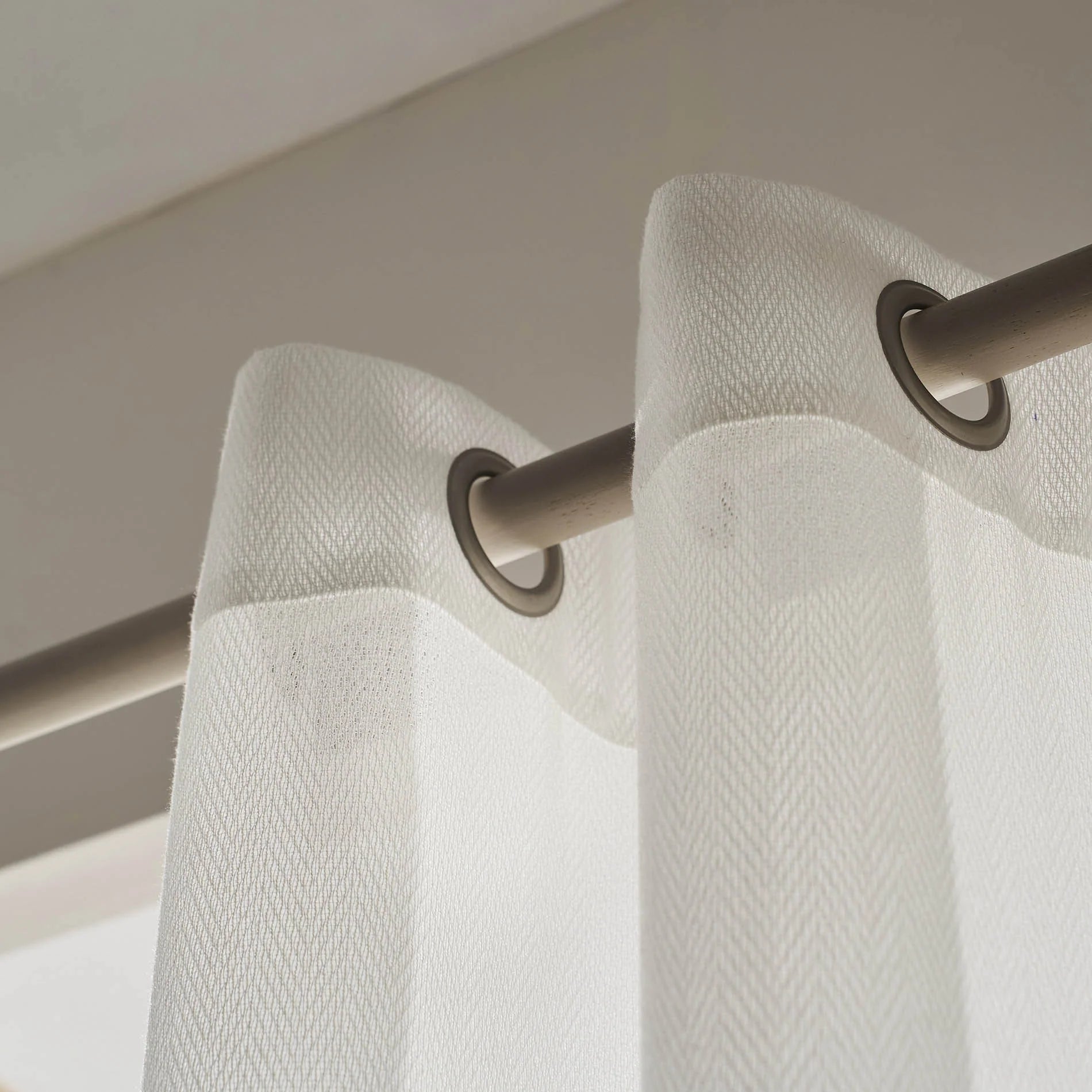 Κουρτίνα με τρουκς Velmira OffWhite 509