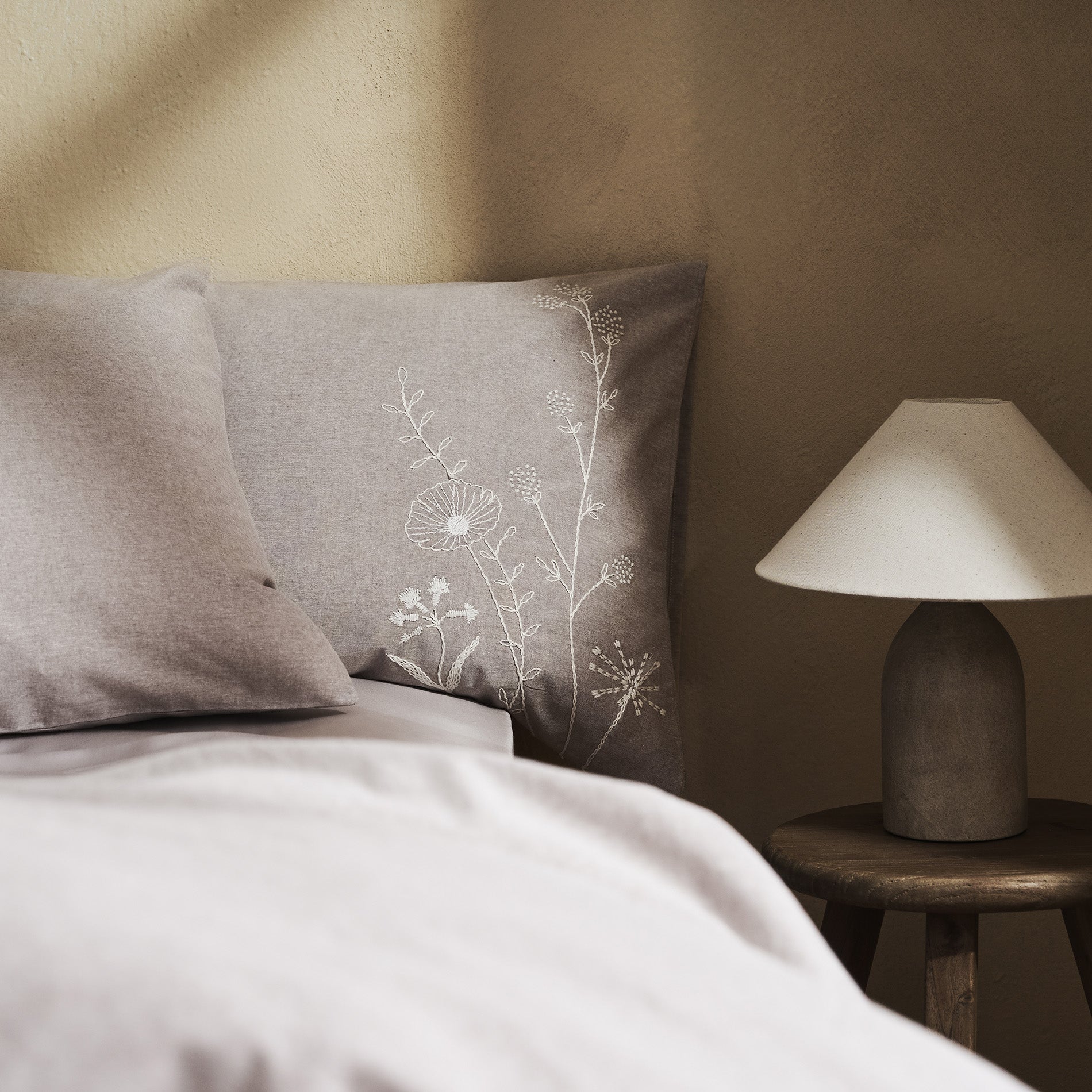 Duvet Cover Set King Size with Pillowcases 230x245cm Griselda 281