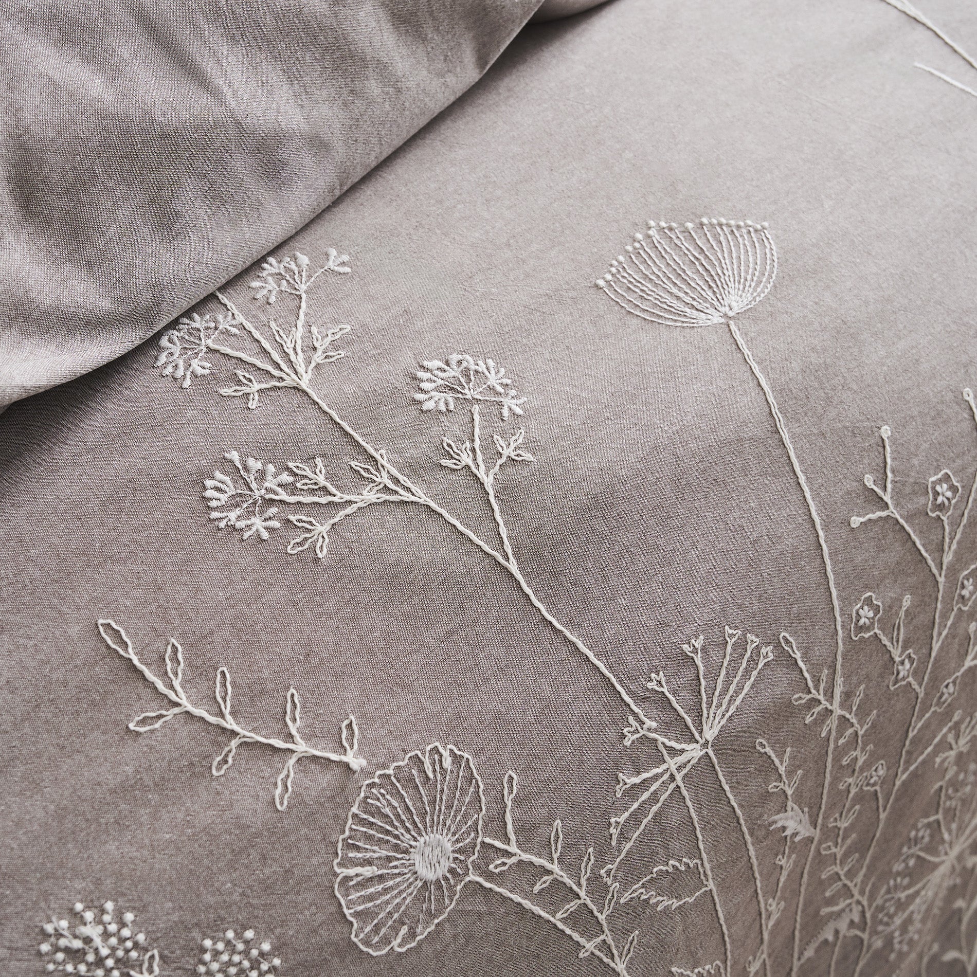 Duvet Cover Set King Size with Pillowcases 230x245cm Griselda 281