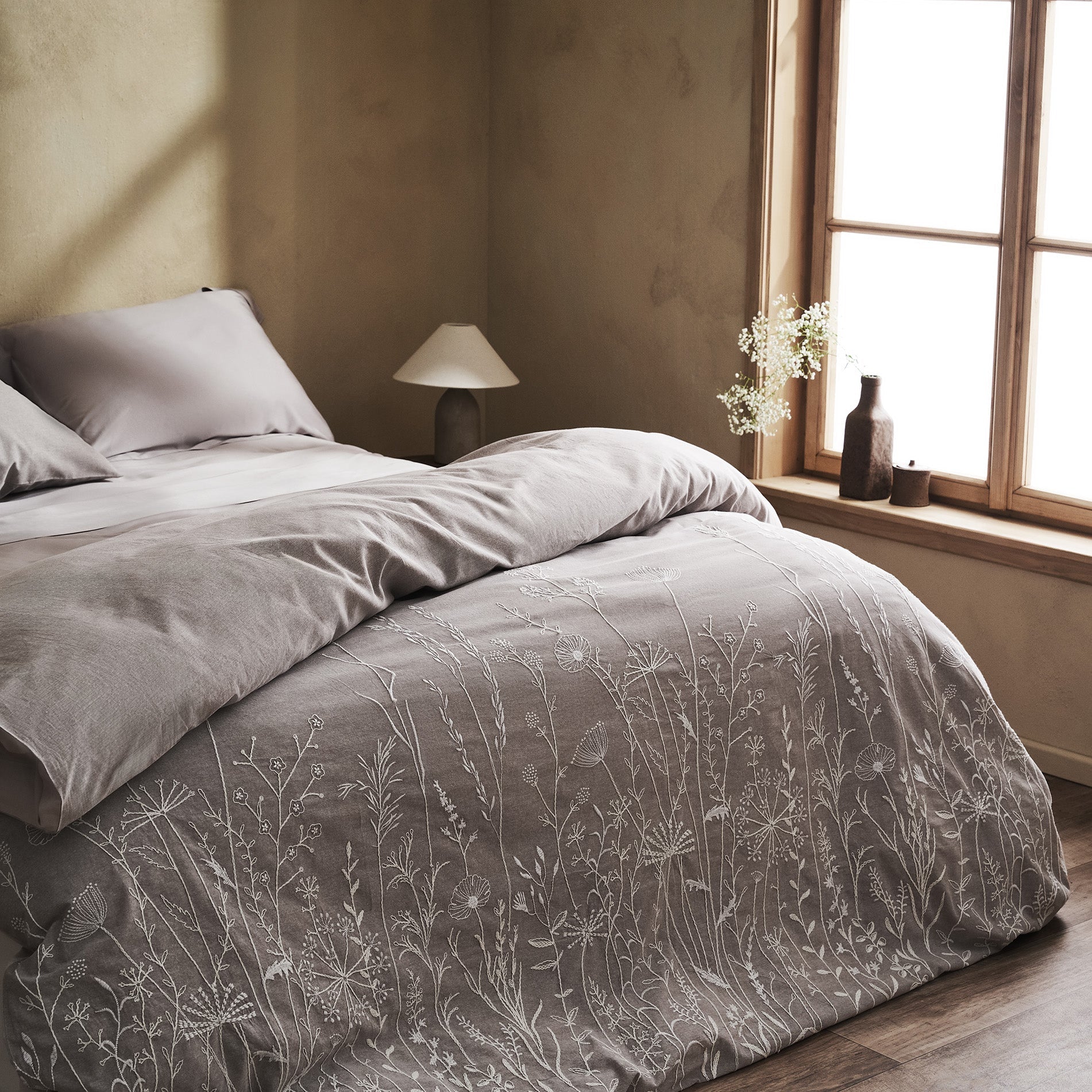 Duvet Cover Set King Size with Pillowcases 230x245cm Griselda 281