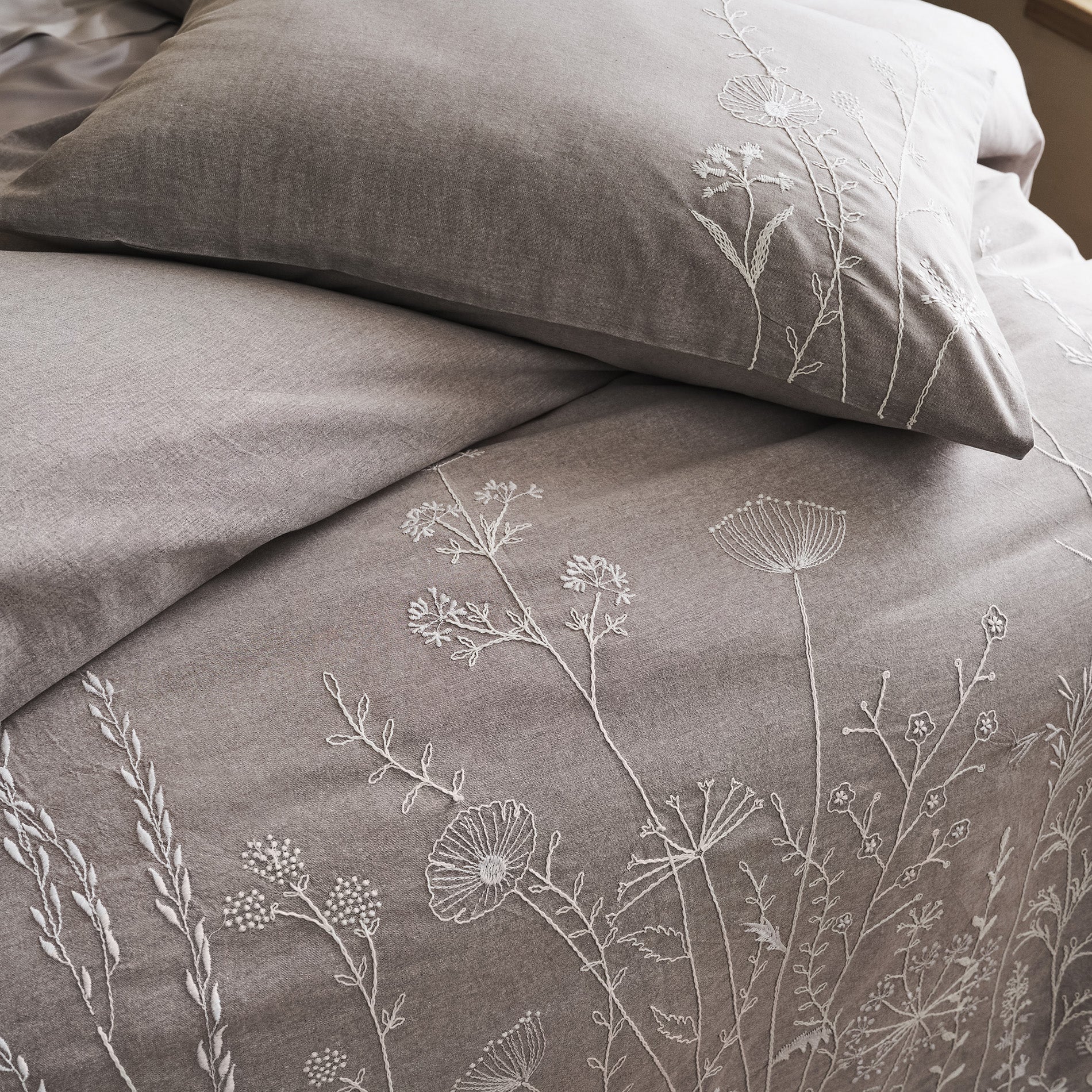 Duvet Cover Set King Size with Pillowcases 230x245cm Griselda 281