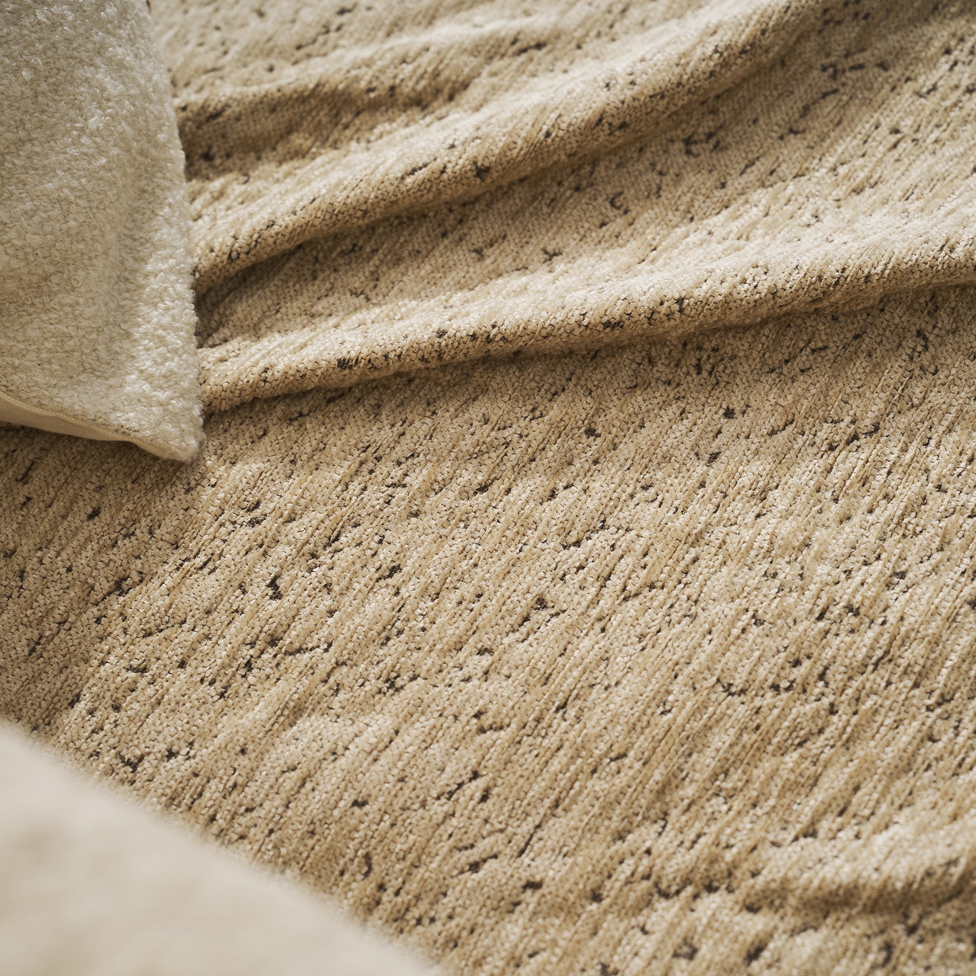 Yrsa Gold Grain Throw 141/04