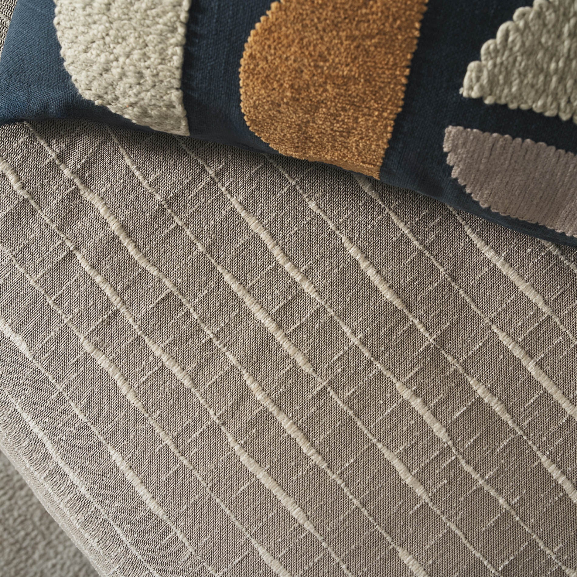 Vespera Throw Opal Grey 148/15