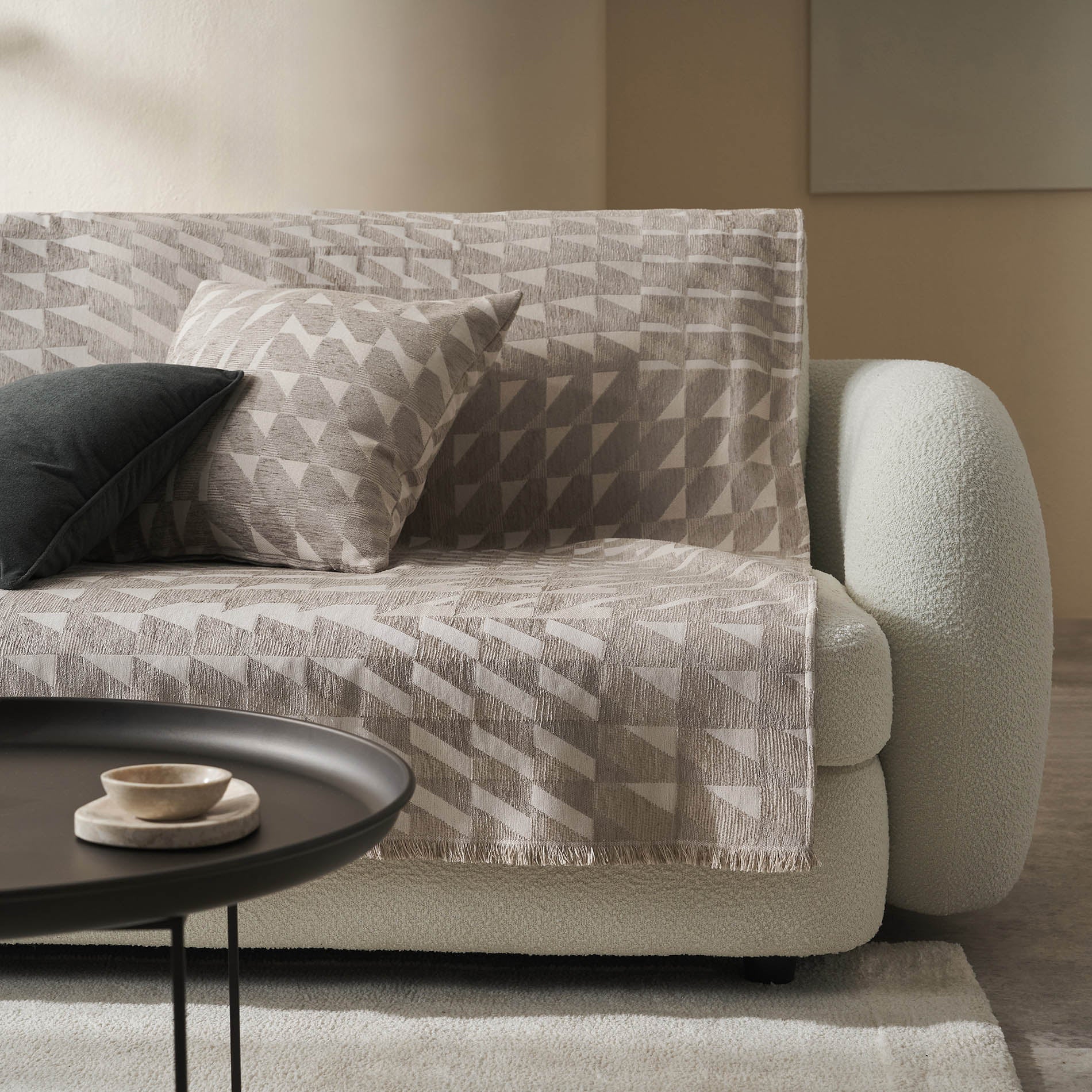 Throw Caspian Beige 156/06
