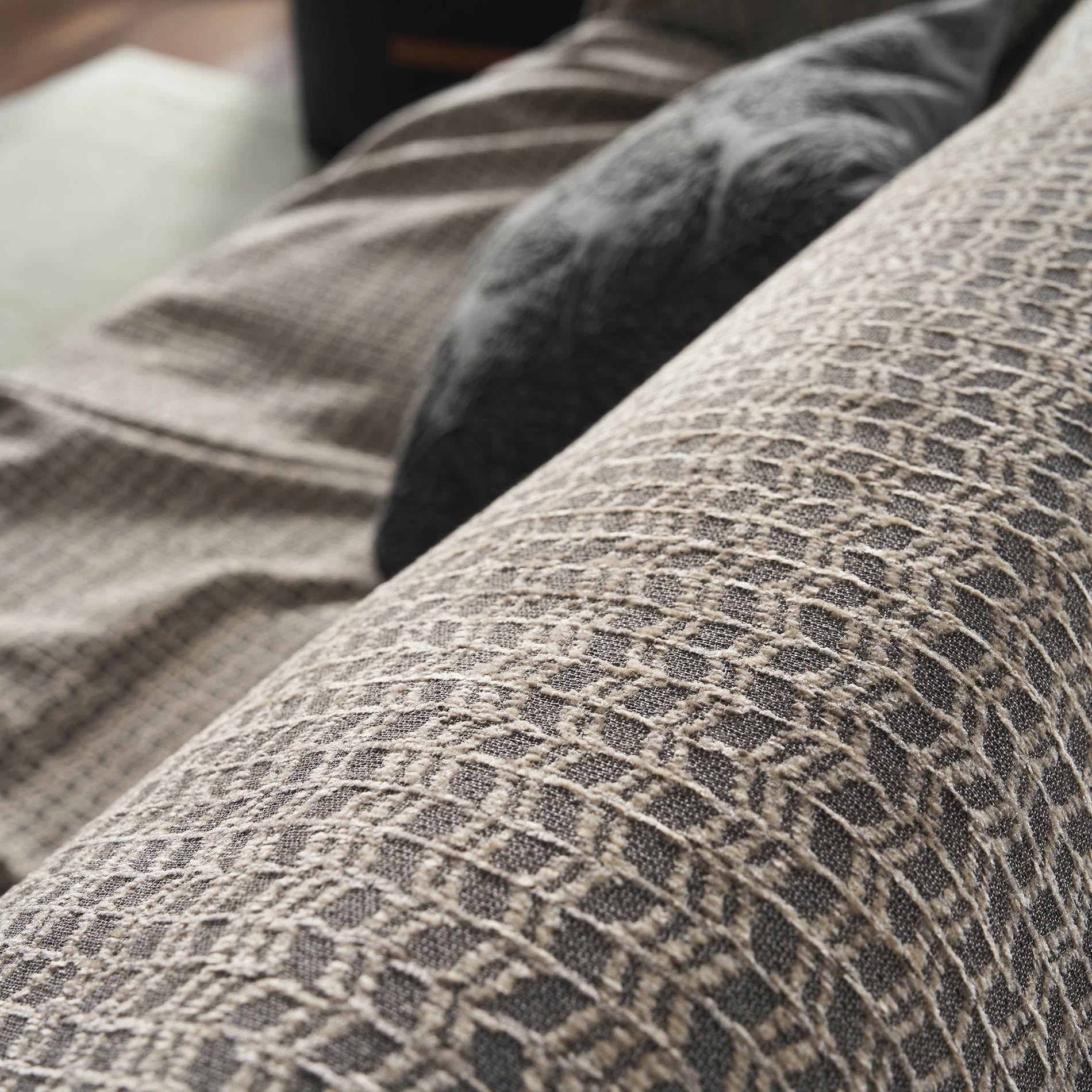 Meadow Throw Ink Grey 160/14