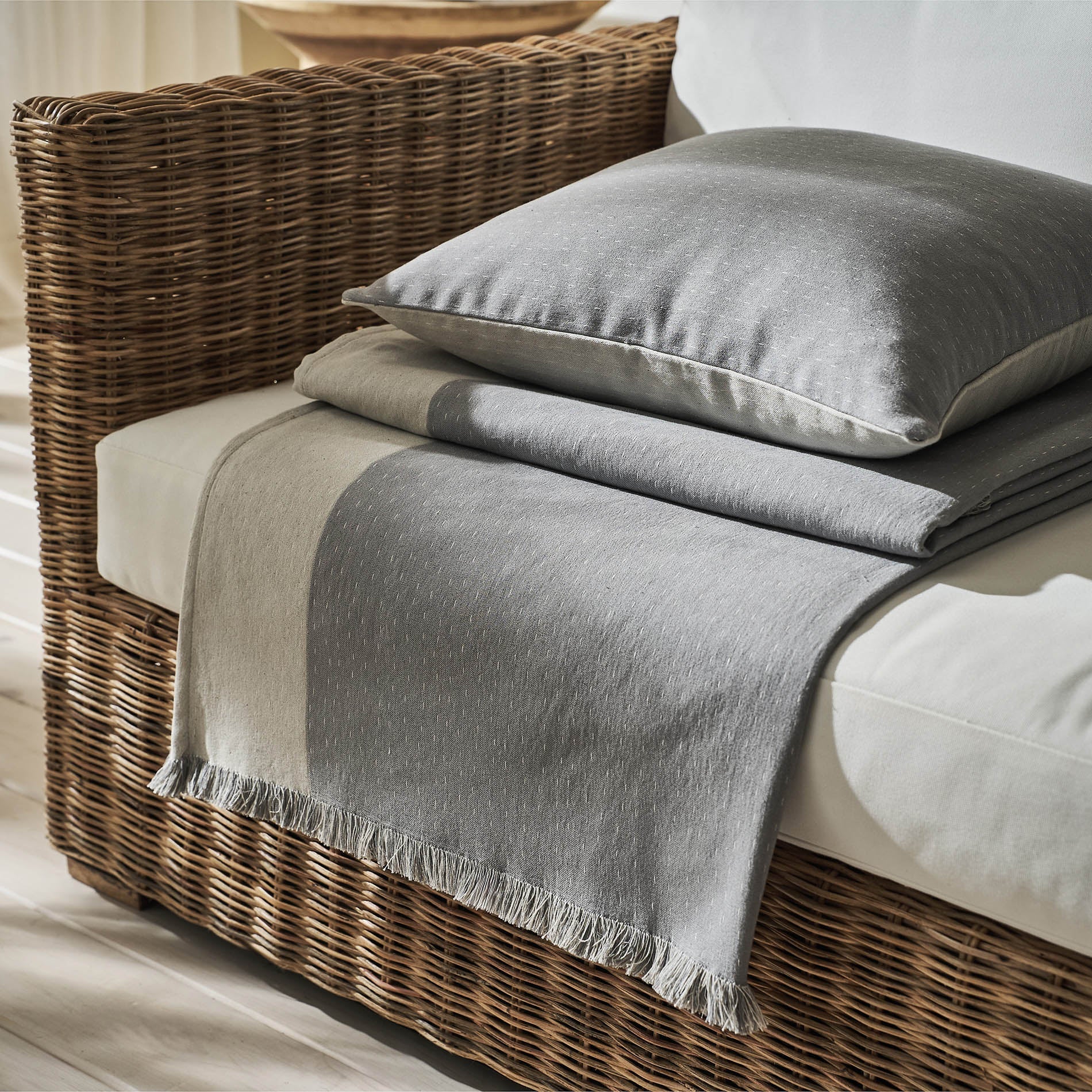 Throw Rukia Sky Grey /Water Grey 269