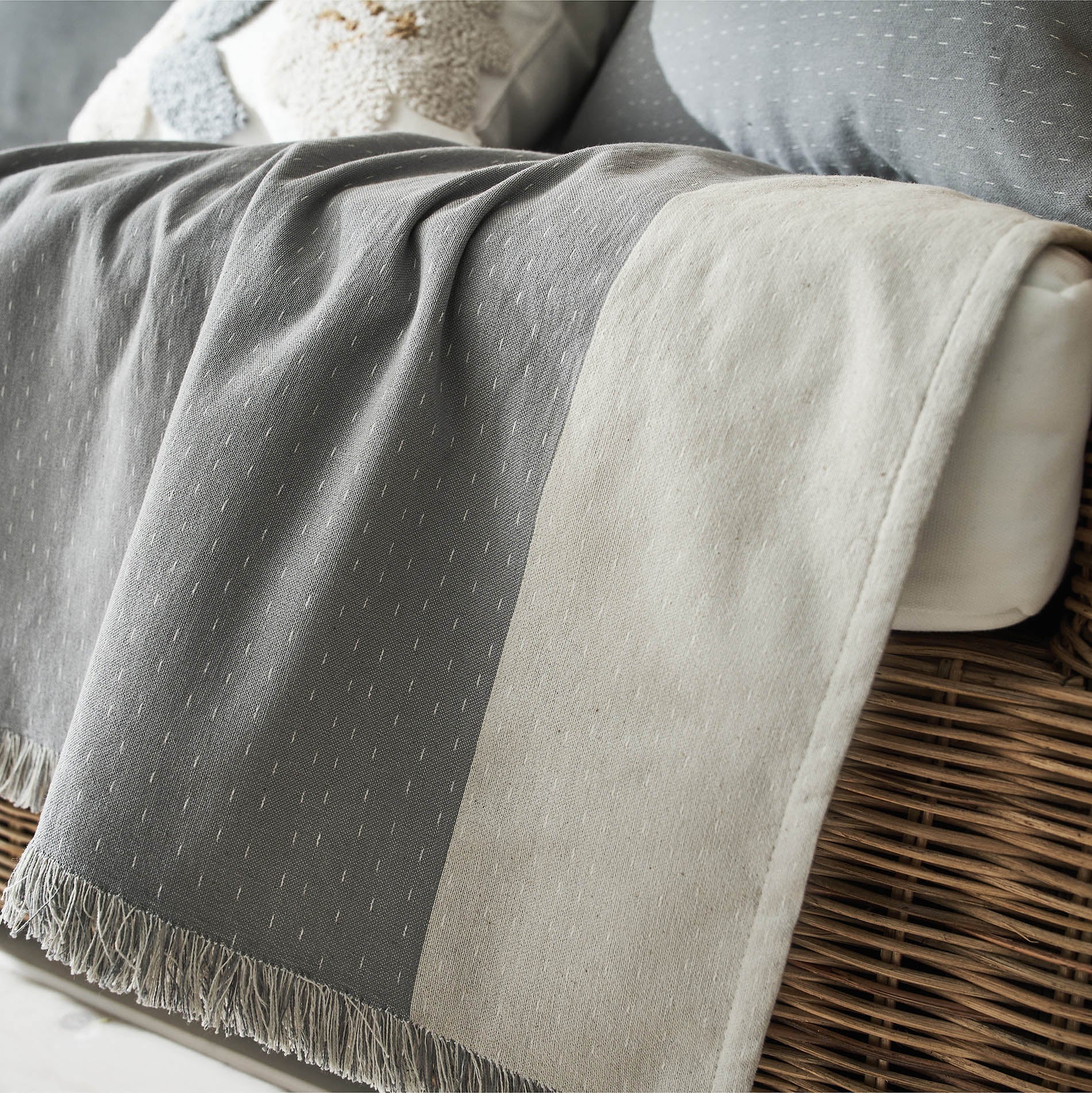 Throw Rukia Sky Grey /Water Grey 269