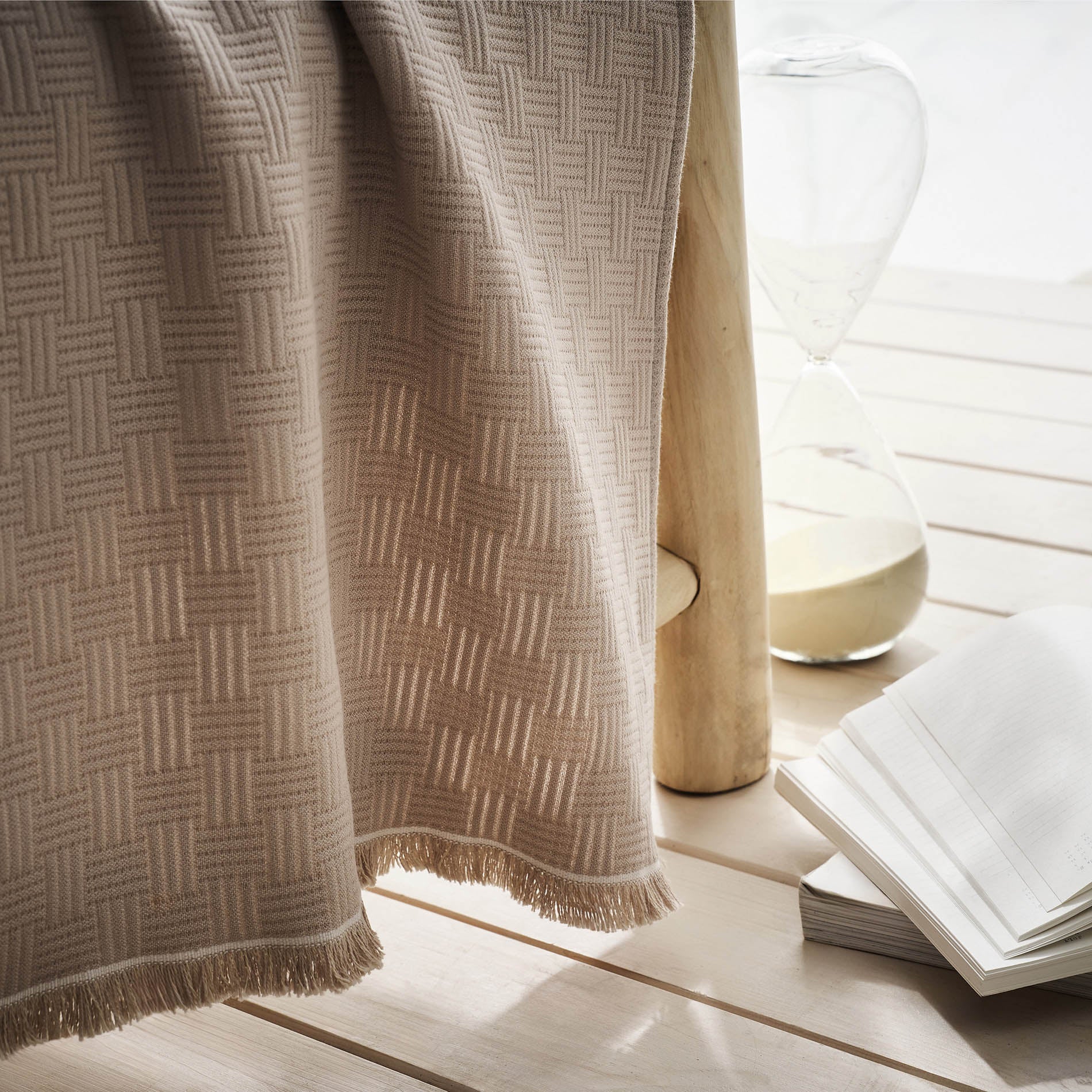 Throw Ilania Sand Beige 318