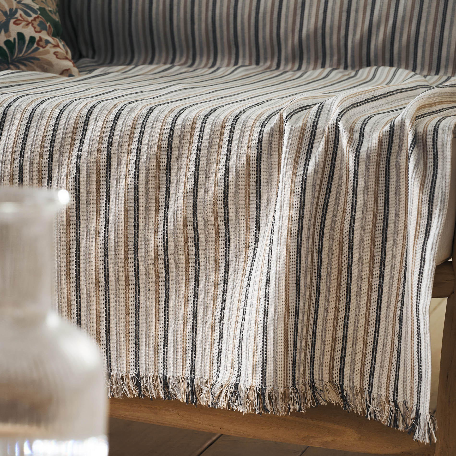 Throw Clover Brown/Grey 334/21