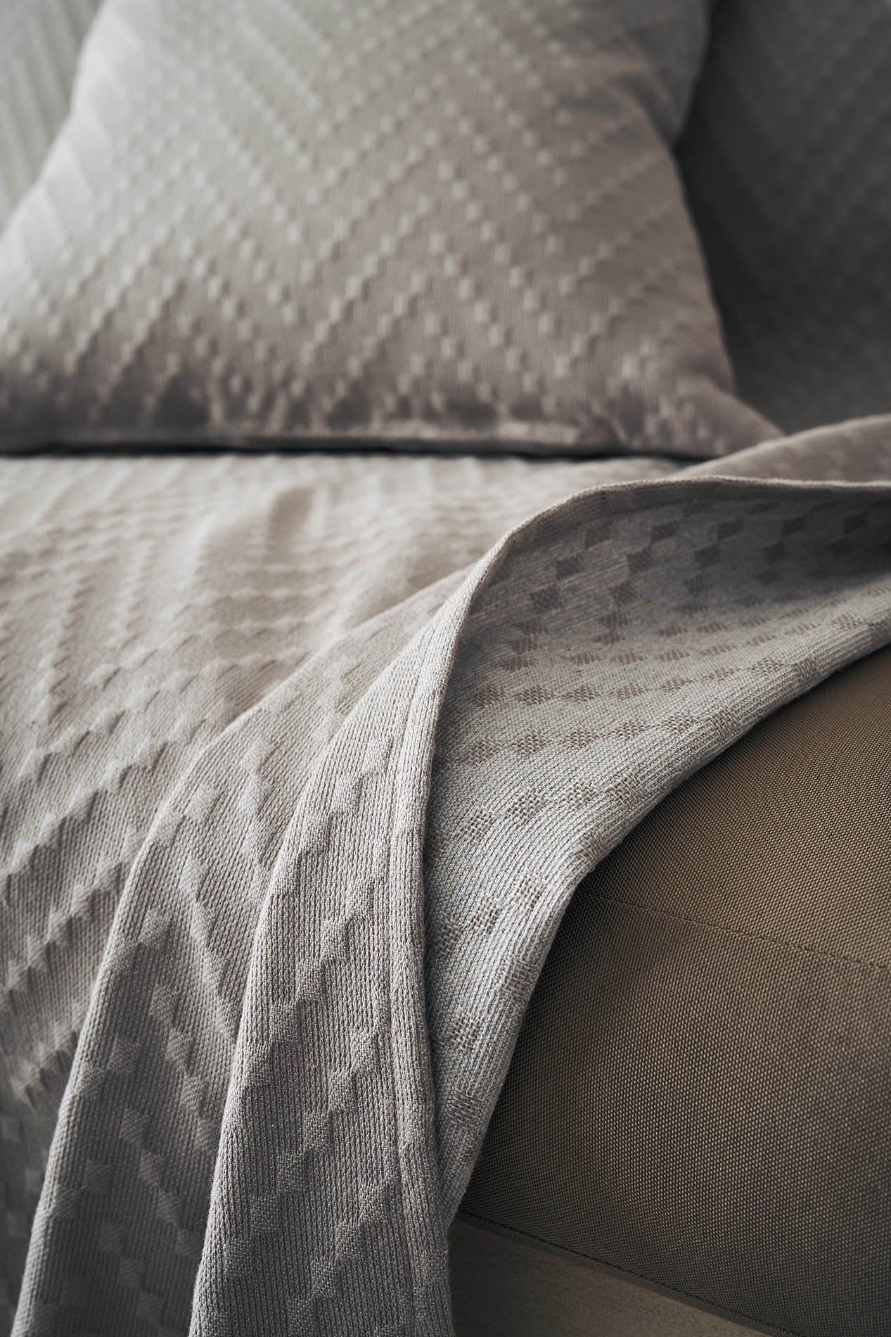 Sofa throw Ori Rock Grey 401/15