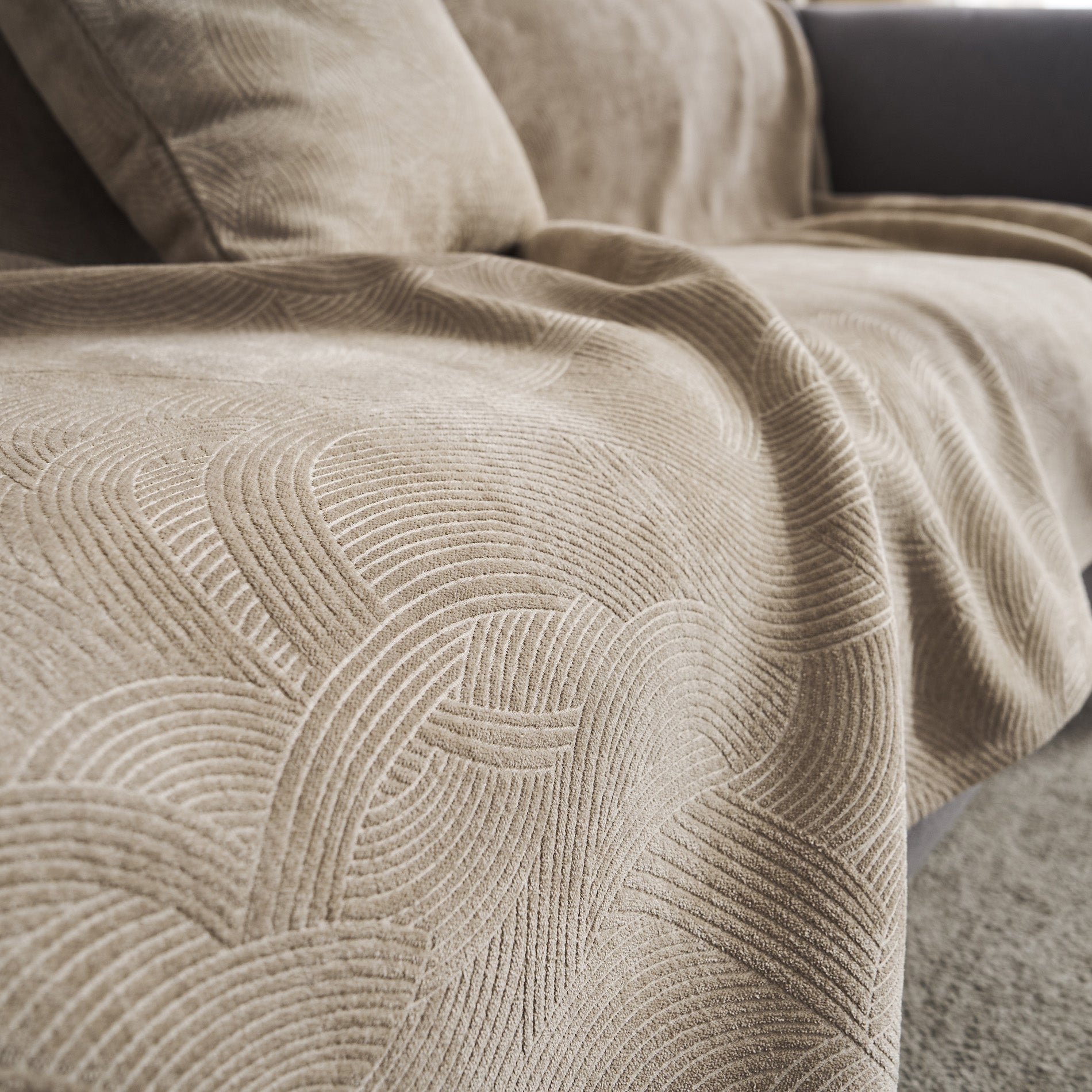 Throw Nimbus Warm Beige 447/39