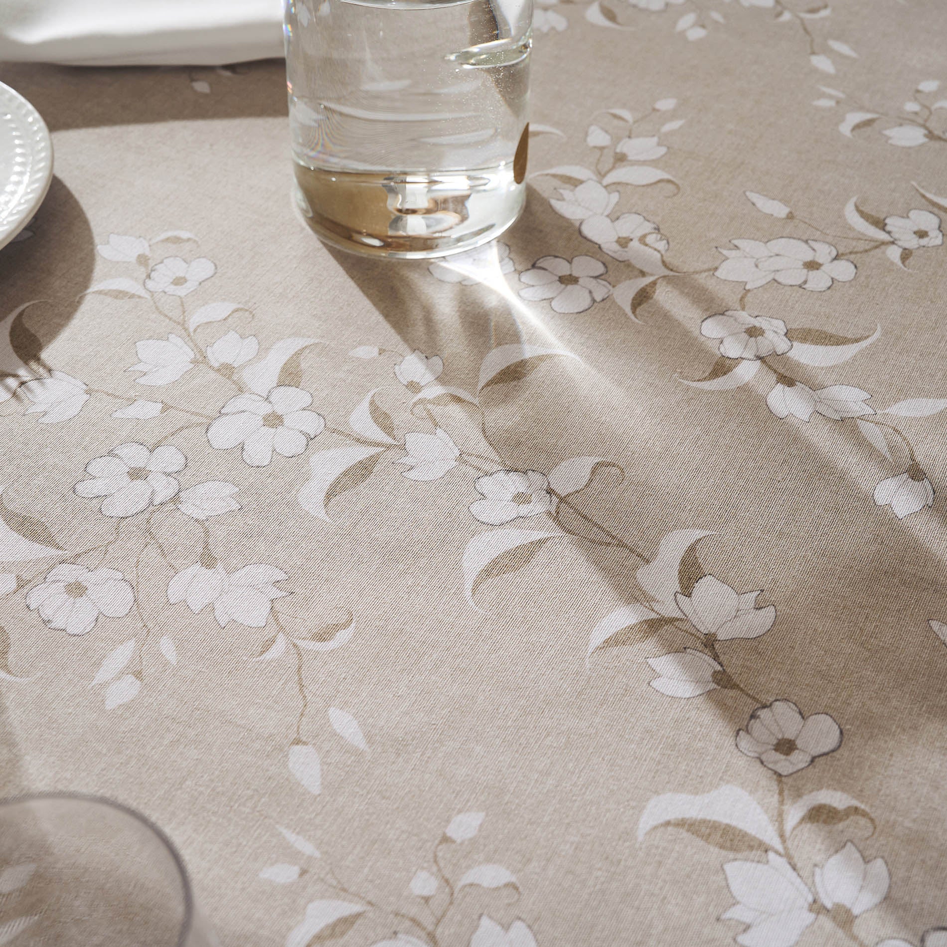 Tablecloth 135x135cm Marcia 367