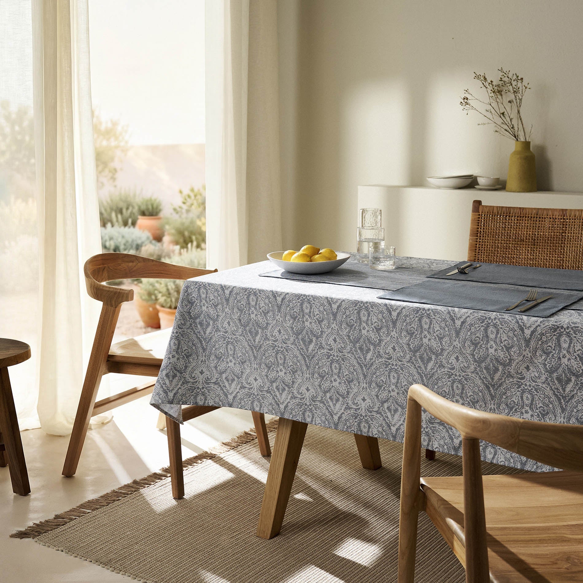 Perla Tablecloth 176
