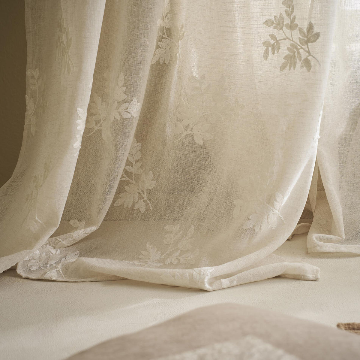 Κουρτίνα με τρουκς Leaf Beige 532/06