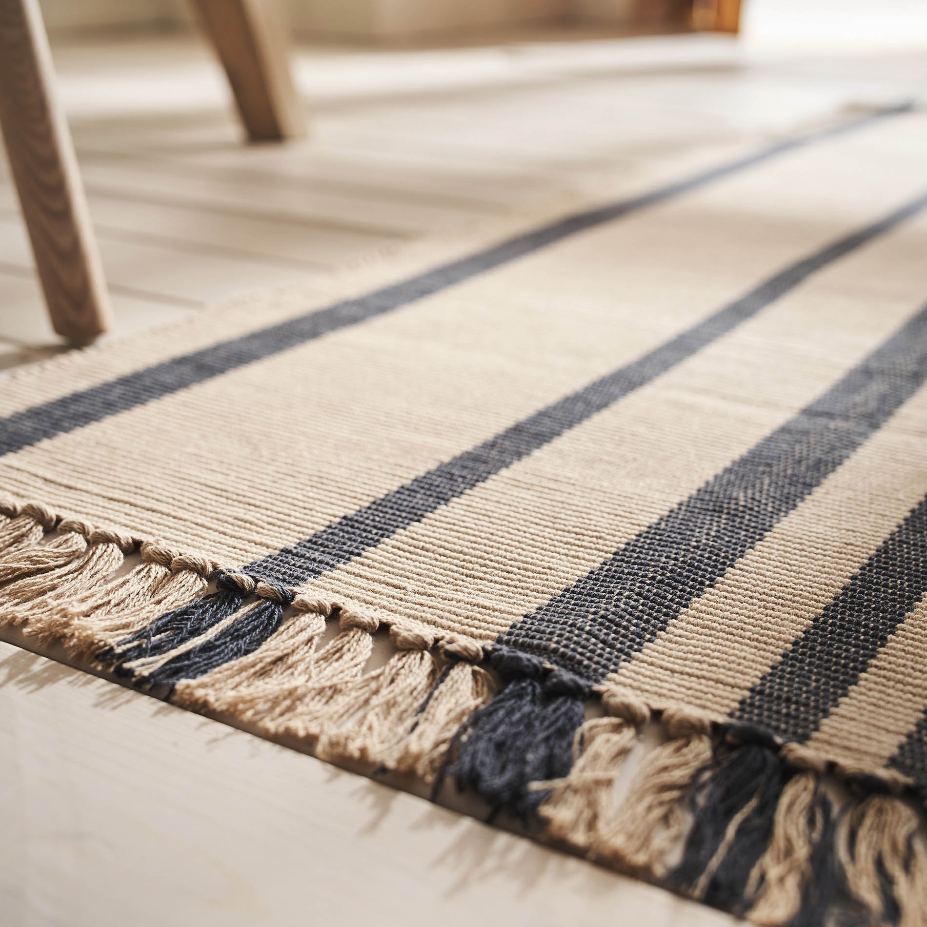 Carpet 70x140cm Harlow Beige / Graphite black 312