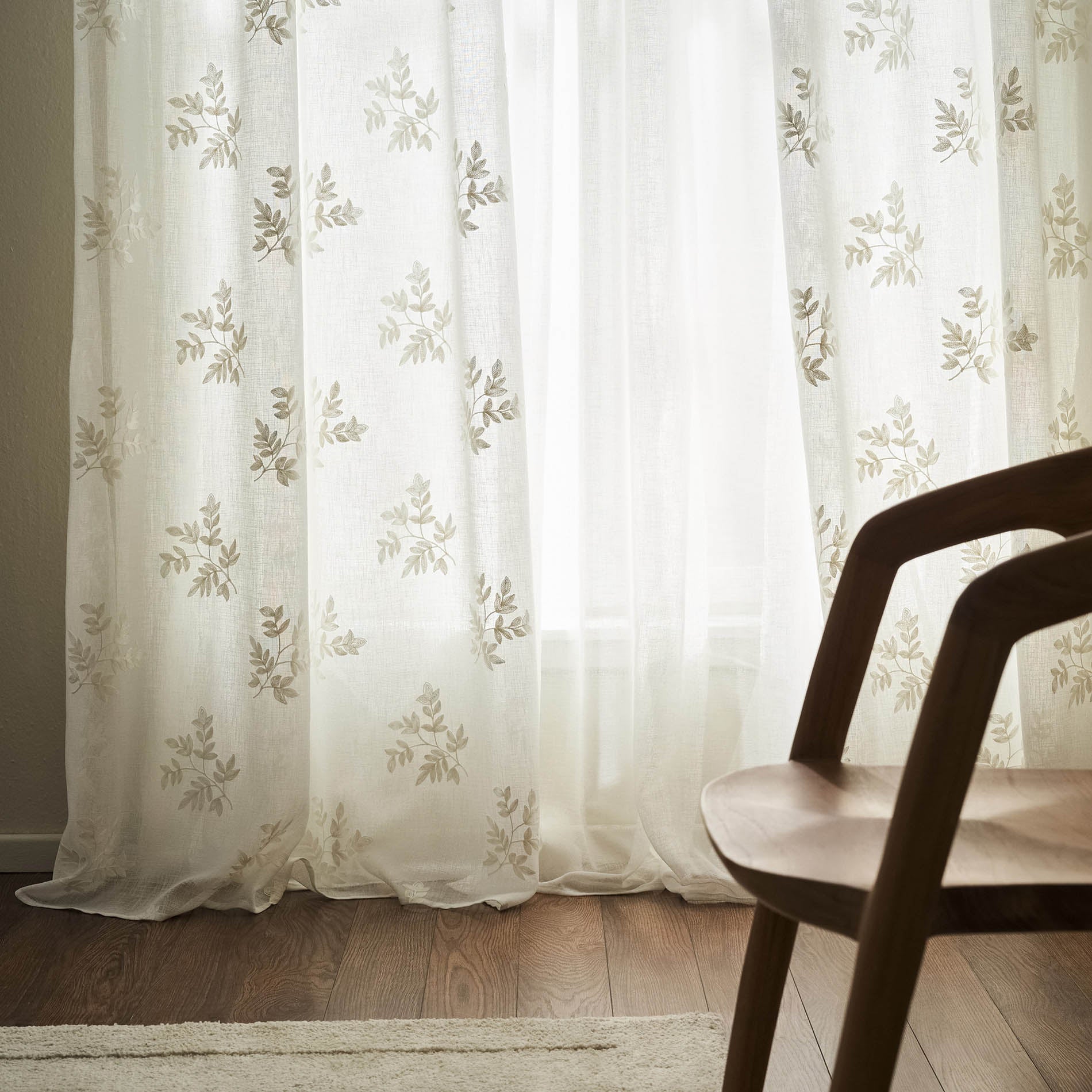 Curtain with studs 140x280cm Leaf Offwhite AW24 532/05