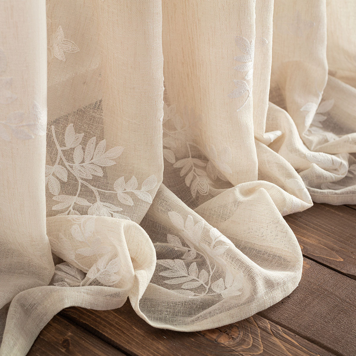 Curtain with studs 140x280cm Leaf Beige AW24 532/06