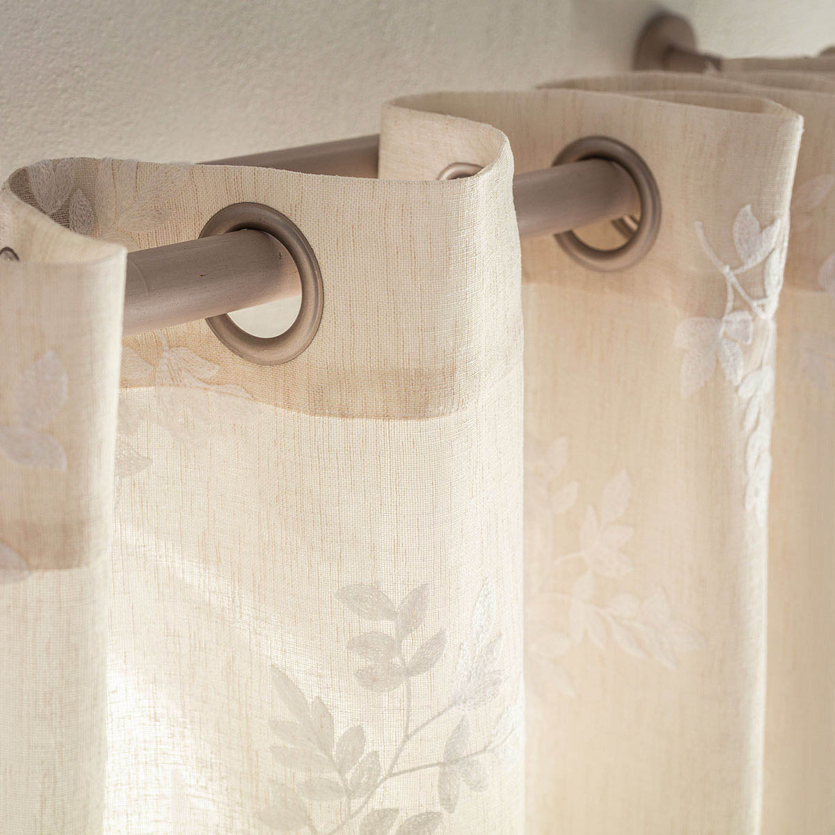 Curtain with rings  140x280cm Leaf Beige SS24 532/06