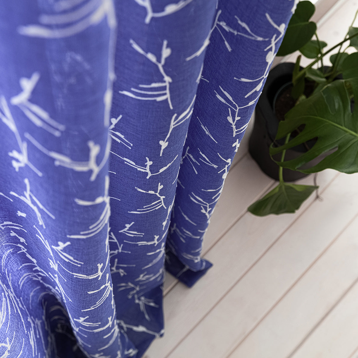 Curtain with rings 140x280cm Leaf Marine Blue 535/09