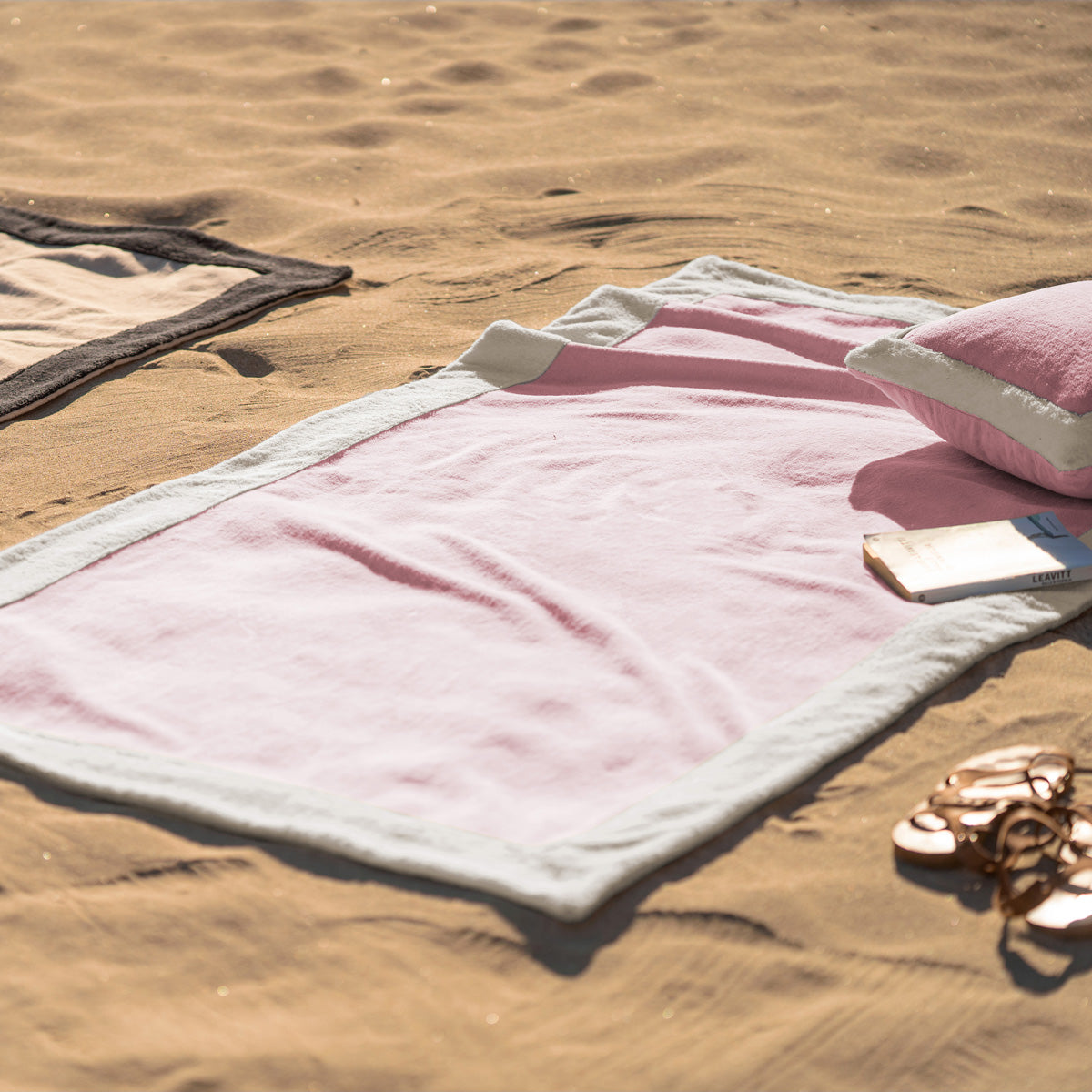 Beach towel 90x170cm Gum Pink / Vanilla 519/ 23