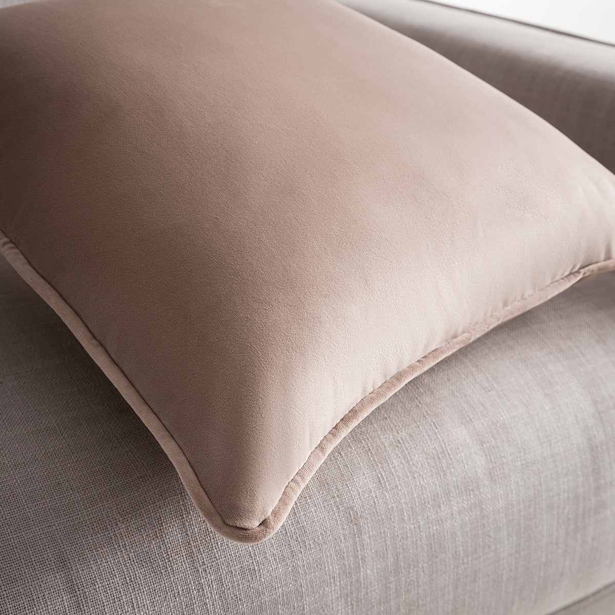 Cushion  43x43cm Winter Shell Beige 711/ 47