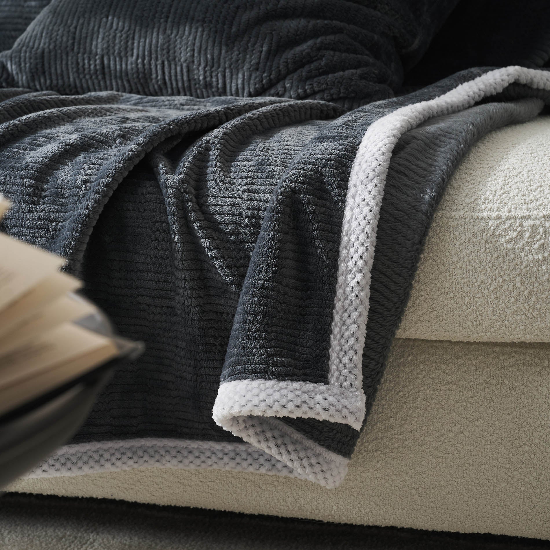 Throw Polar Pearl Grey 109/15