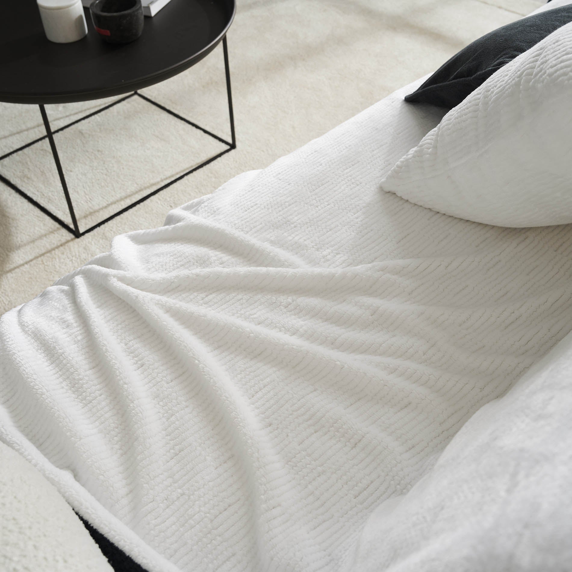 Throw Polar Polar White 109/16