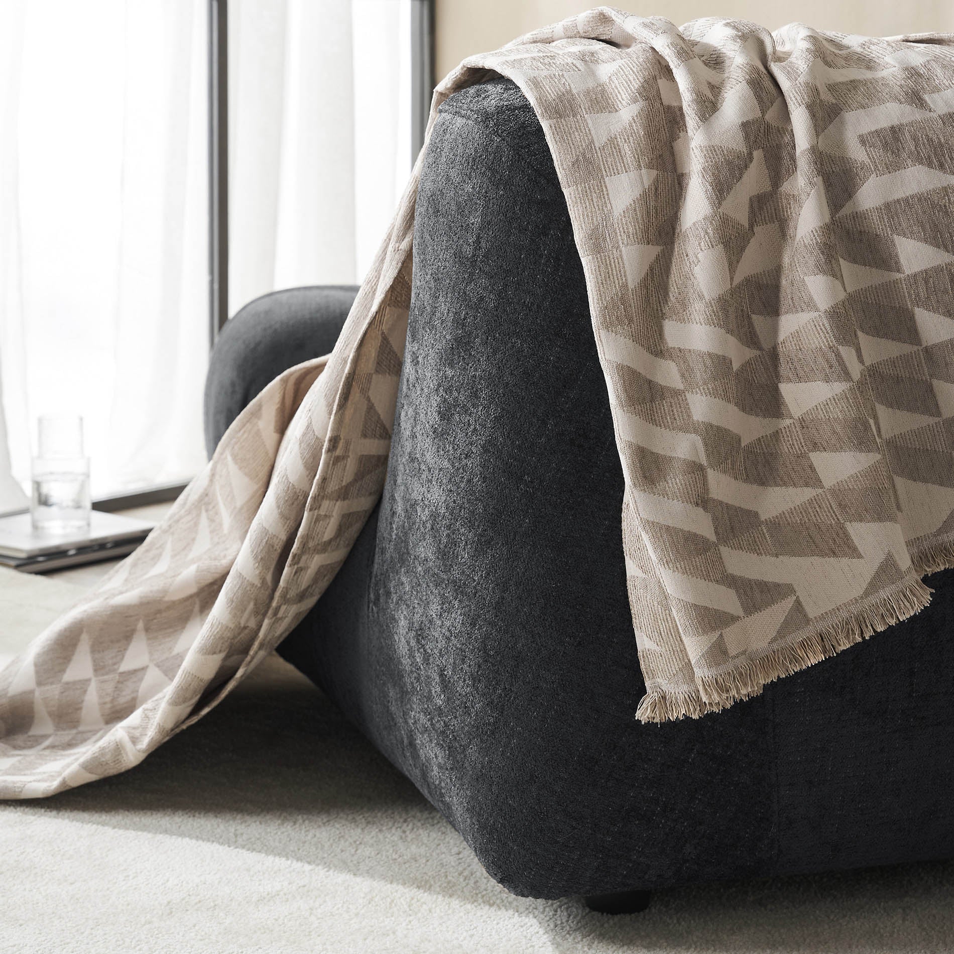 Throw Caspian Beige 156/06