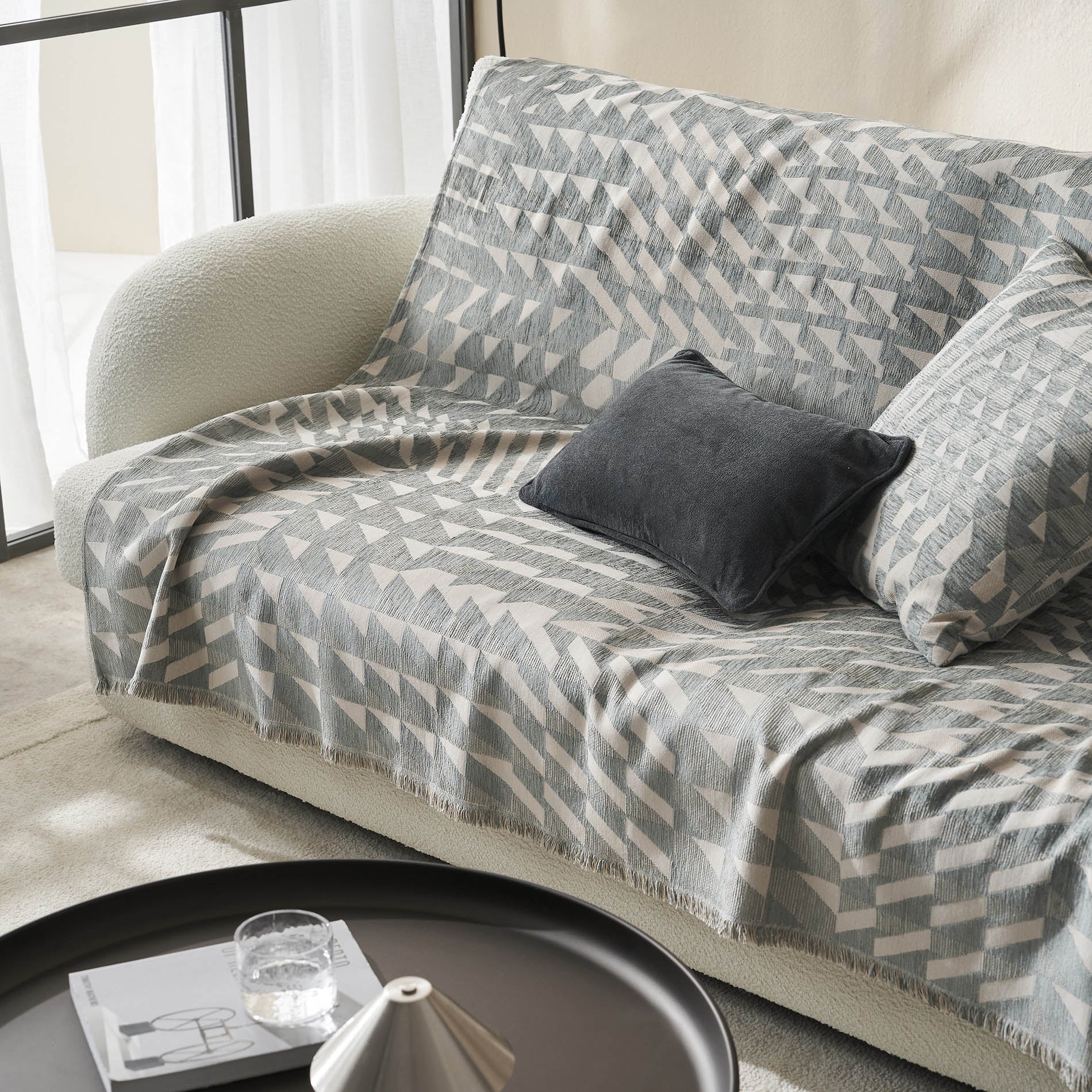 Caspian Weed Grey Throw 156/07