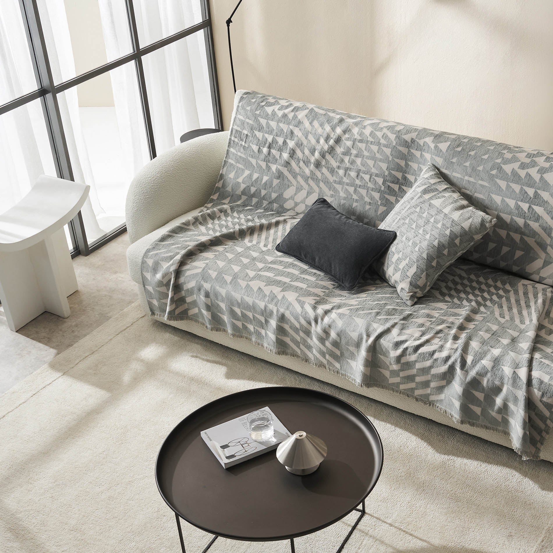Caspian Weed Grey Throw 156/07