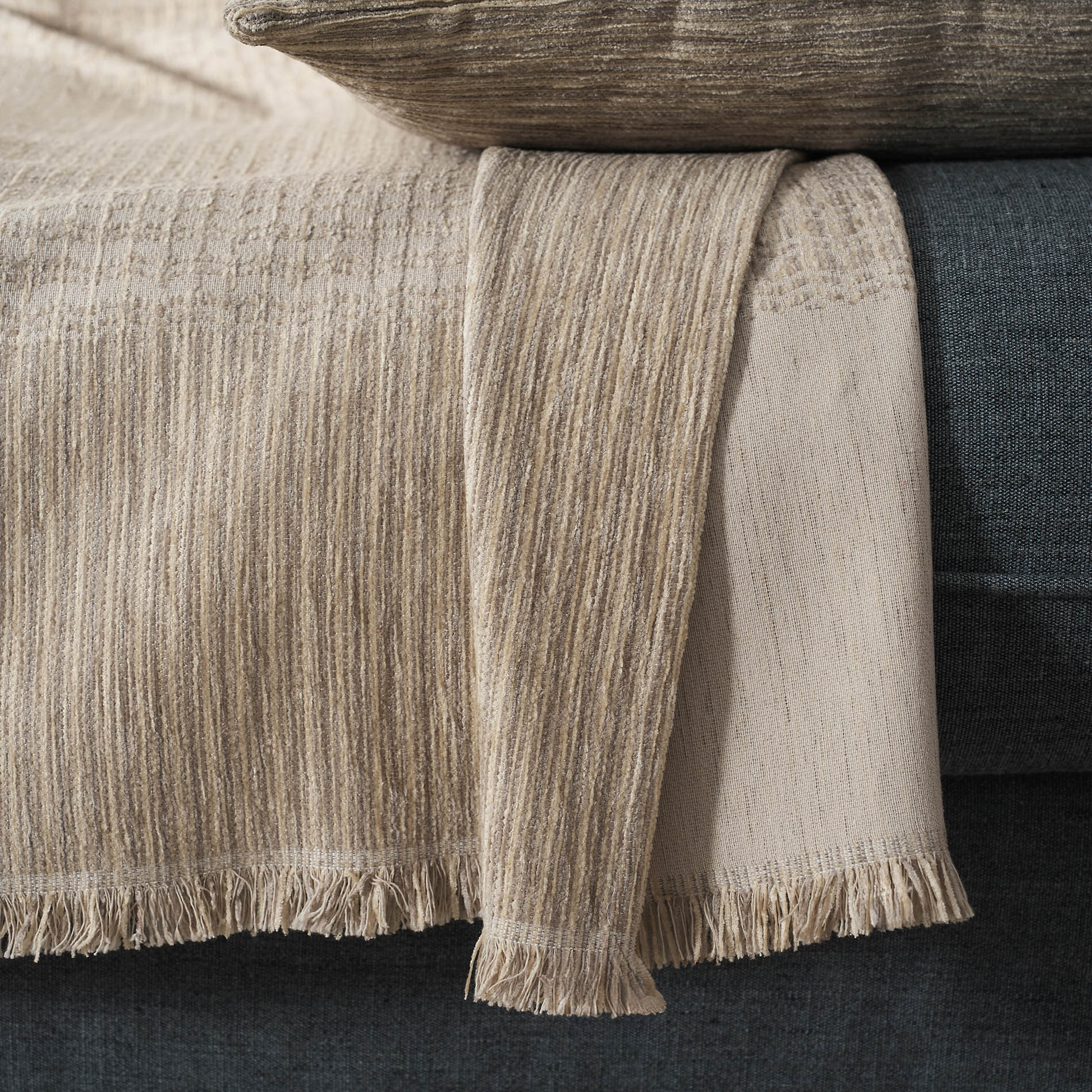 Throw Meadow Beige 160/06