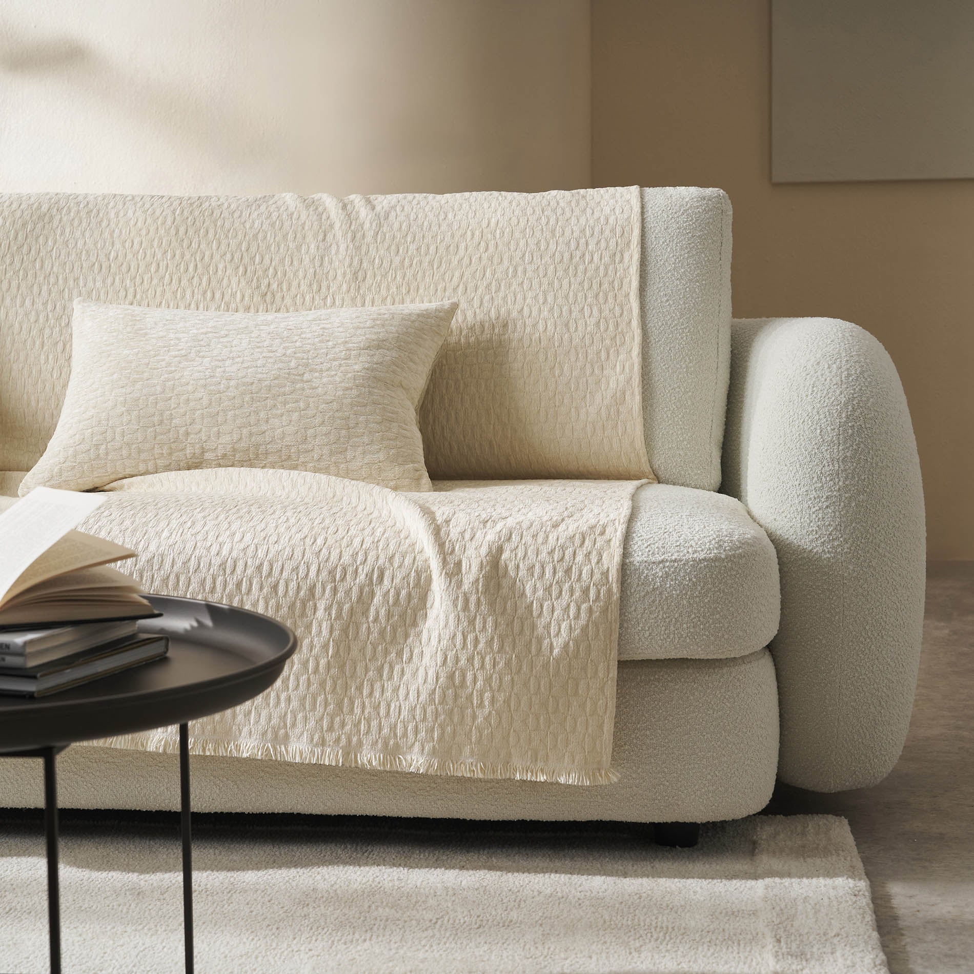 Ondine Throw Ecru 184/05