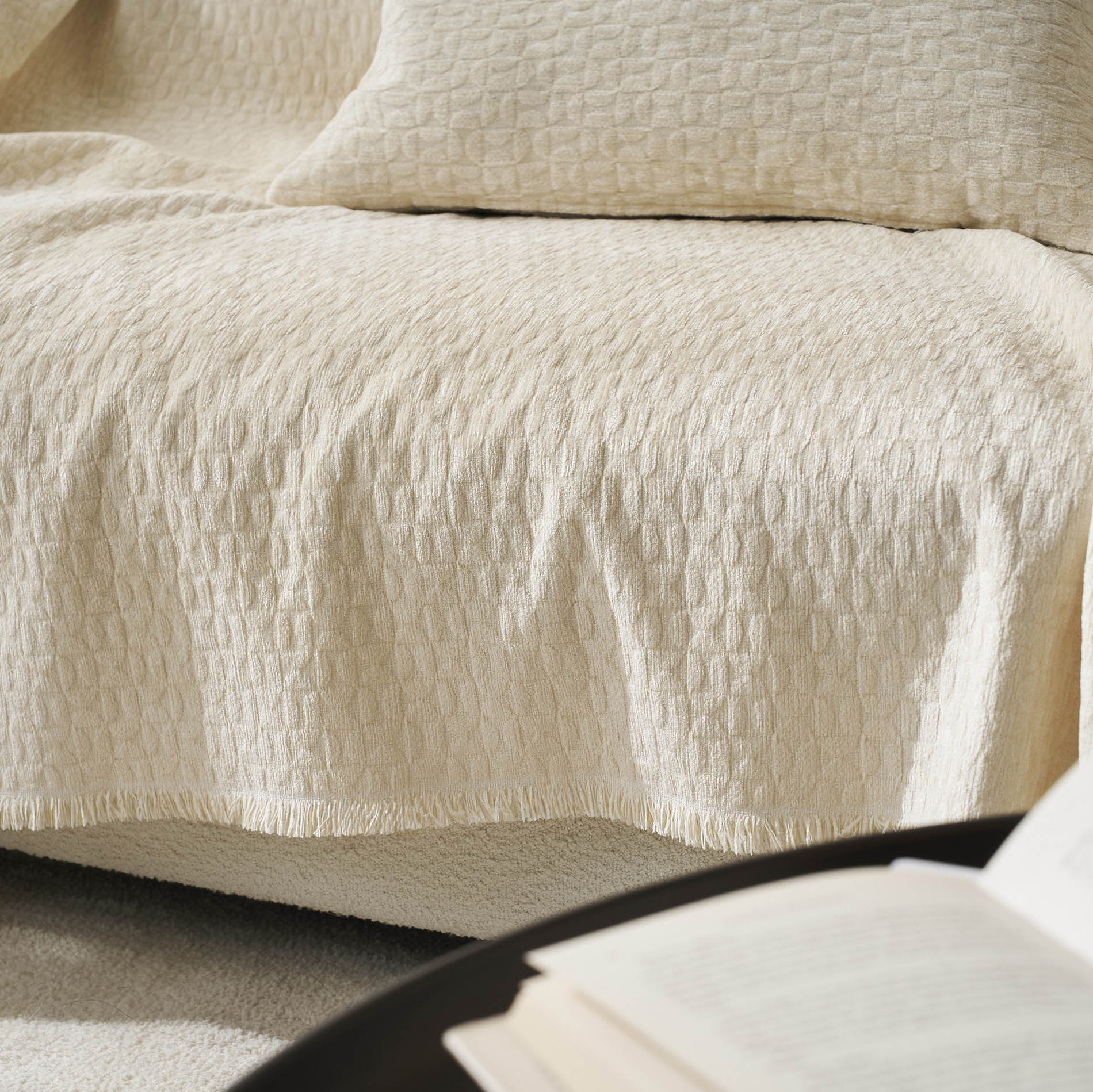 Ondine Throw Ecru 184/05