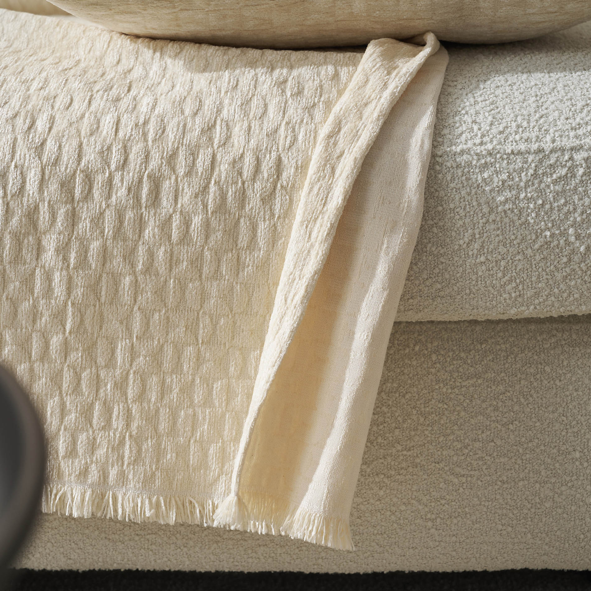Ondine Throw Ecru 184/05