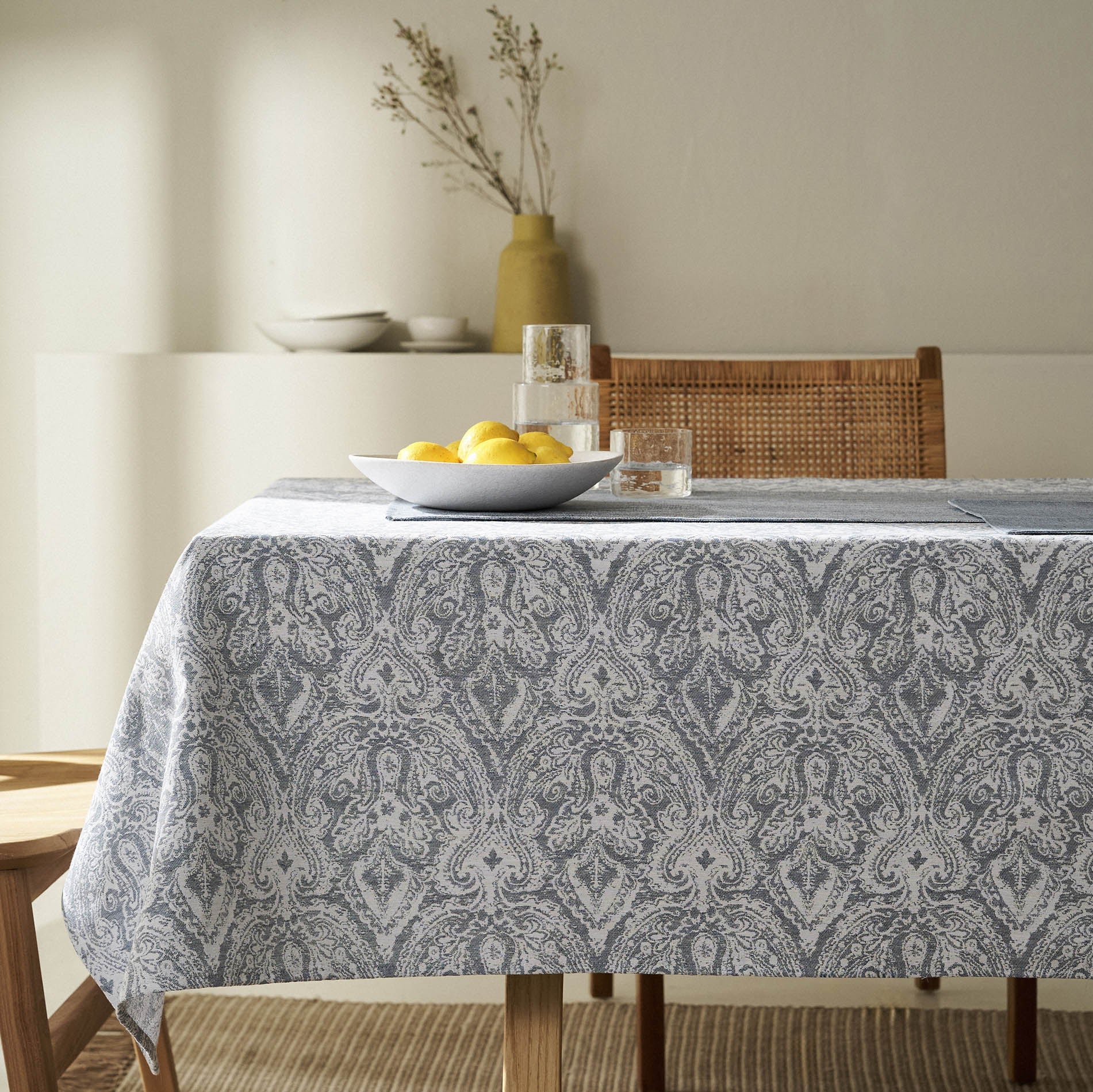 Perla Tablecloth 176