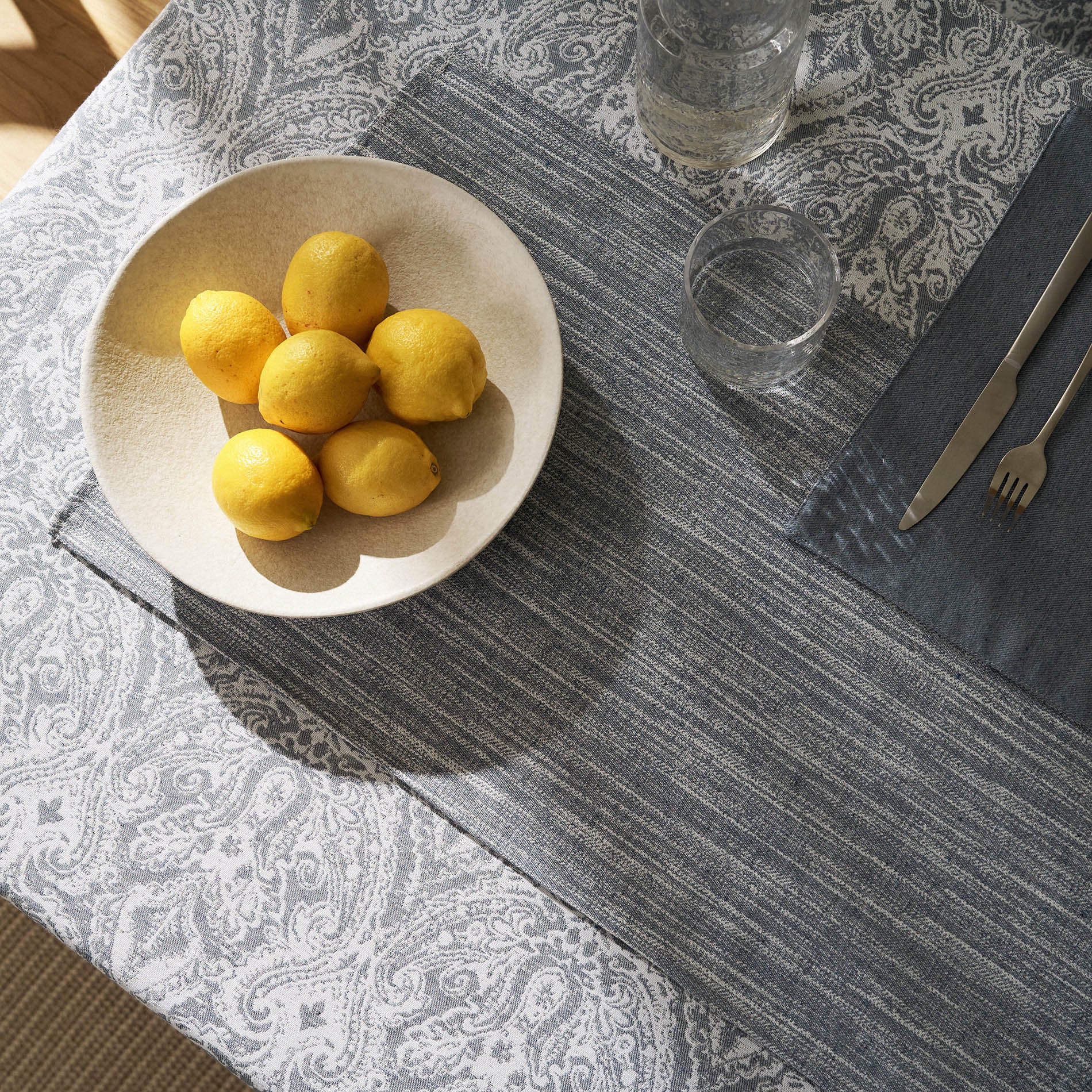 Perla Tablecloth 176