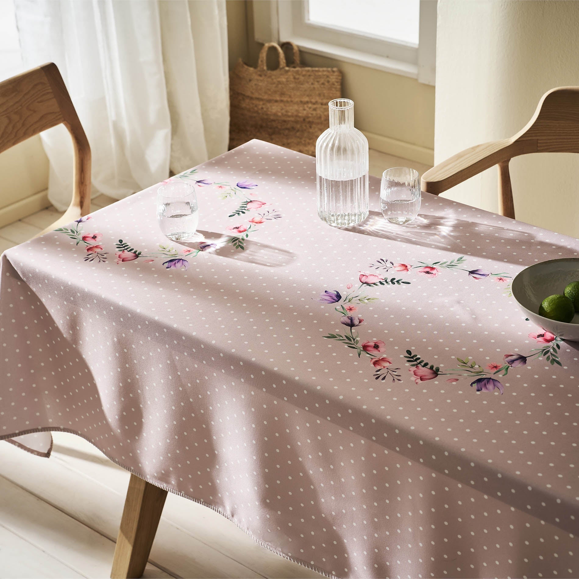 Valletta 235 tablecloth