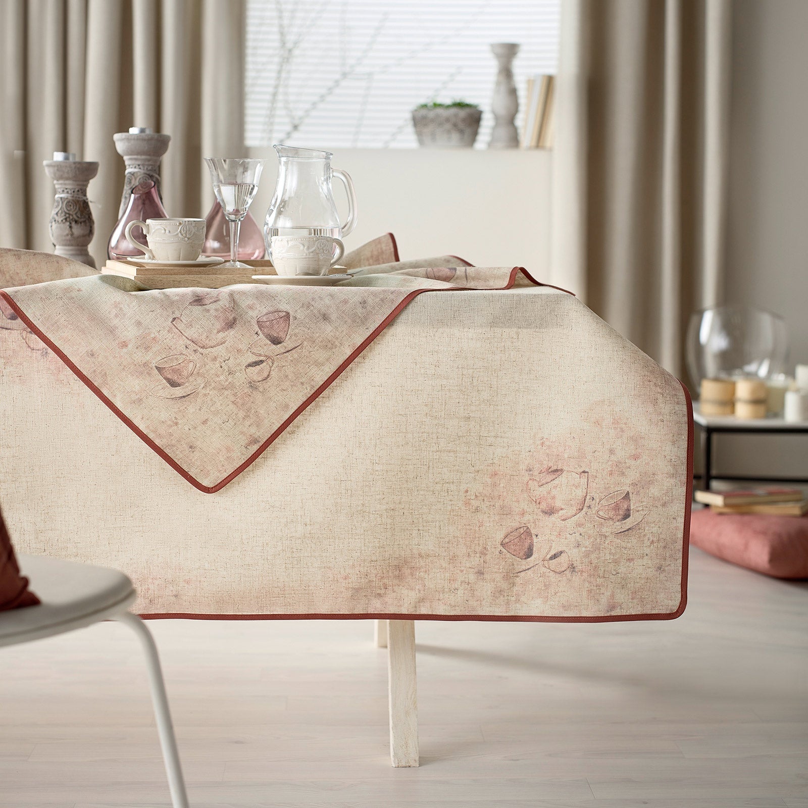 Tablecloth 135x135cm 825