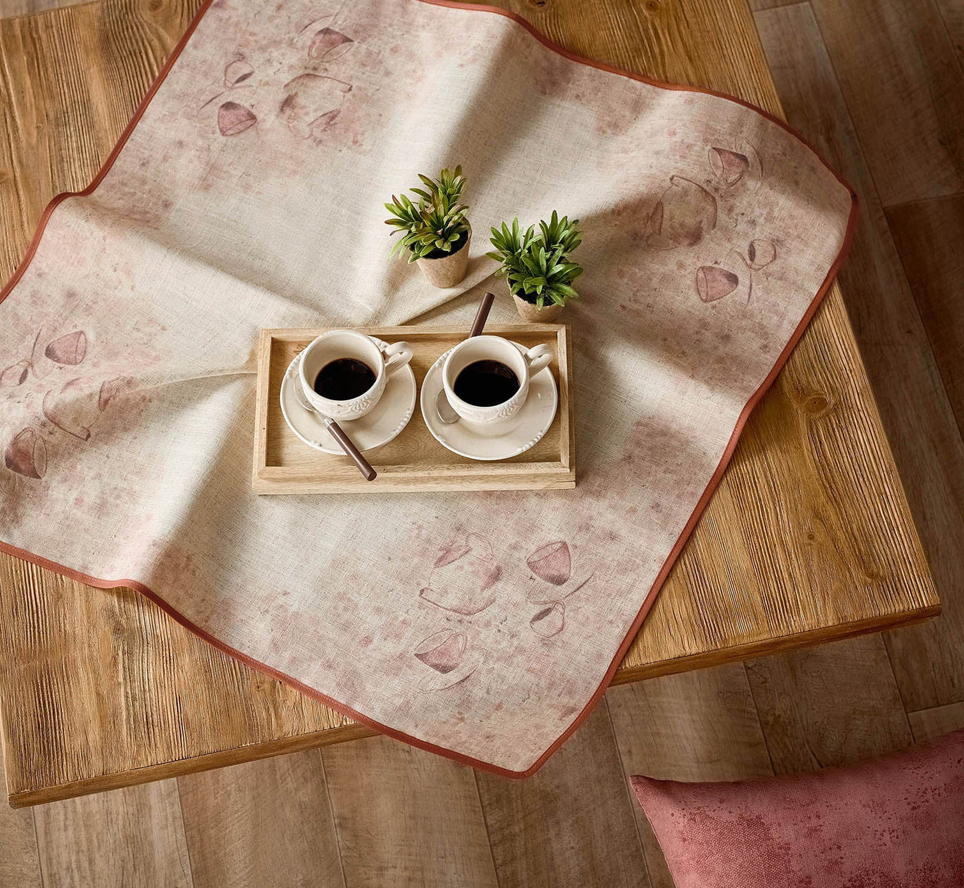 Tablecloth 135x135cm 825